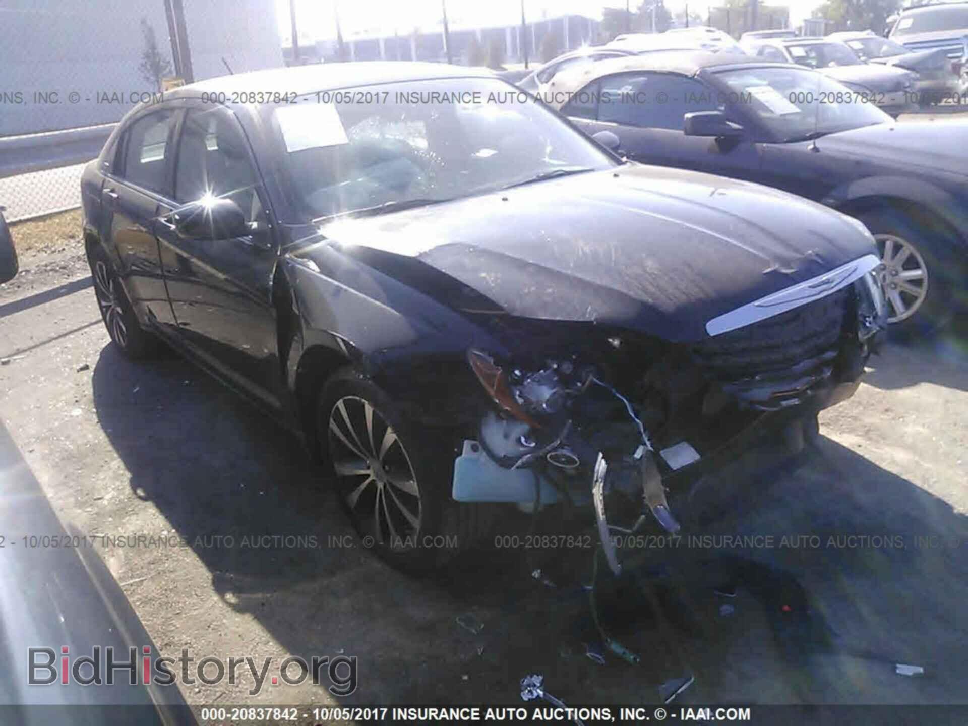 Photo 1C3BC8FG8BN606949 - Chrysler 200 2011