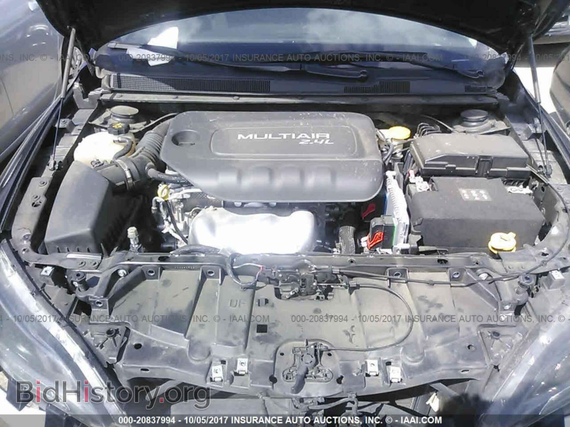 2016 Chrysler 200 - VIN: 1C3CCCCB7GN146142 - Фото 10