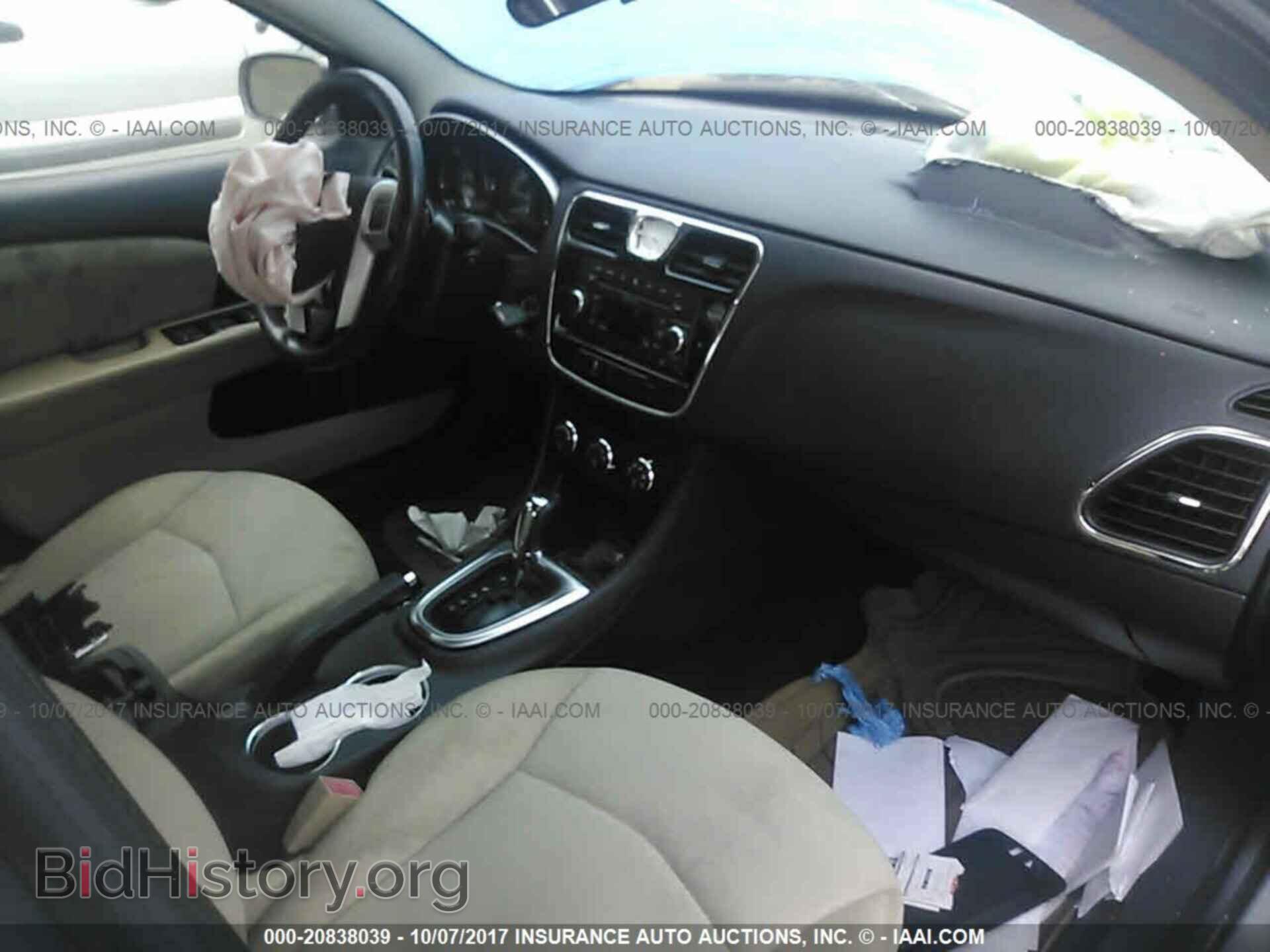 2011 Chrysler 200 - VIN: 1C3BC1FB7BN602824 - Photo 5