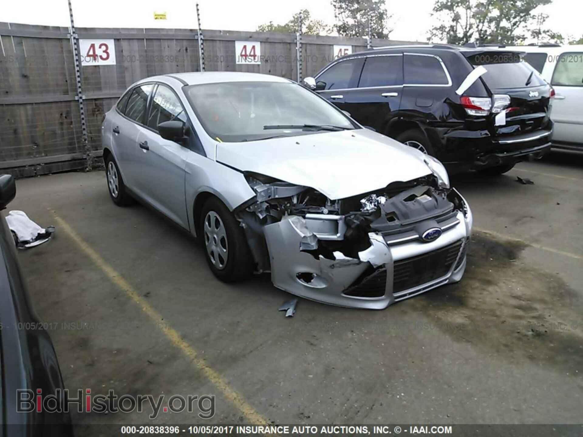 Photo 1FAHP3E25CL330140 - Ford Focus 2012