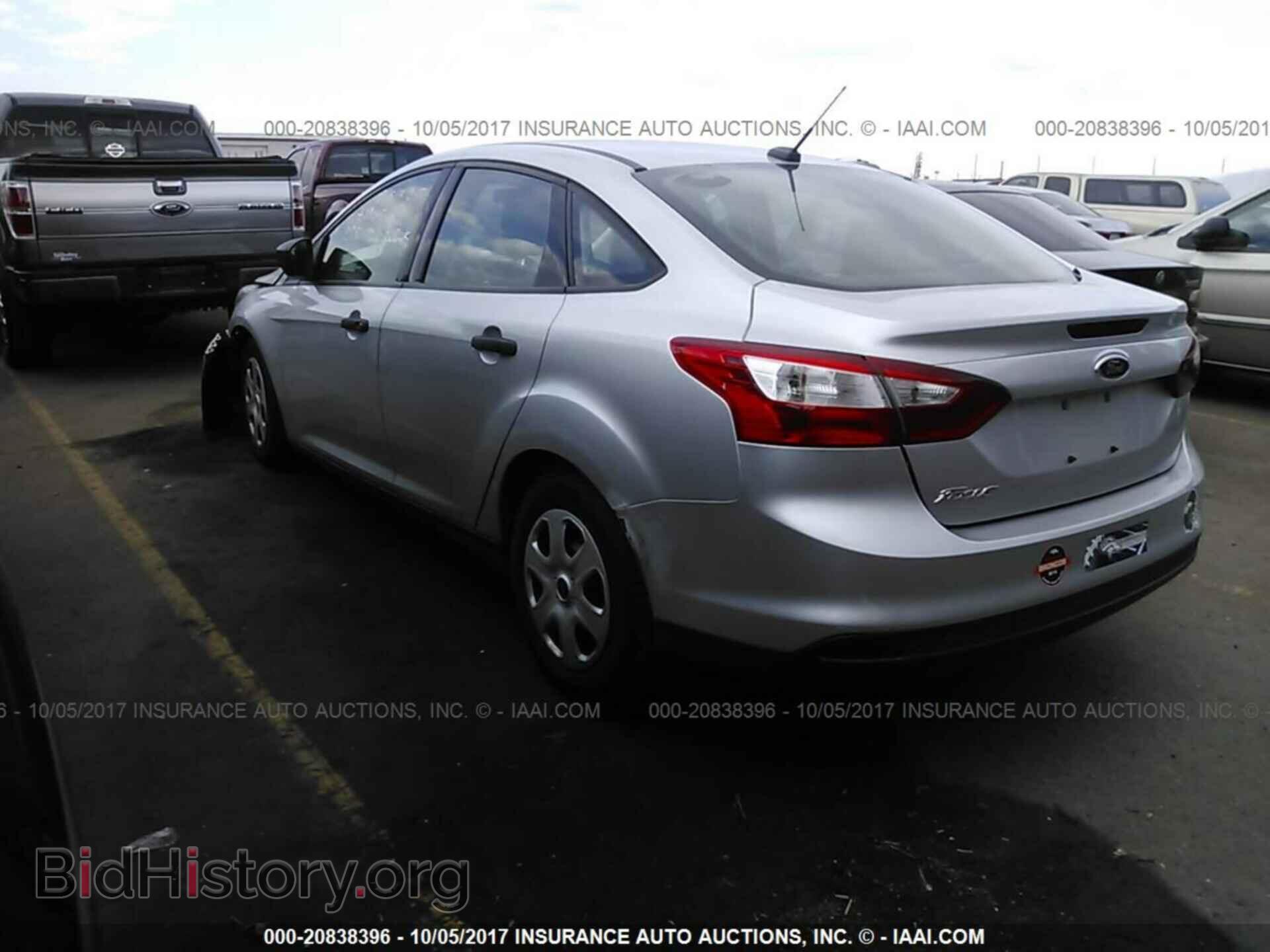 2012 Ford Focus - VIN: 1FAHP3E25CL330140 - Фото 3