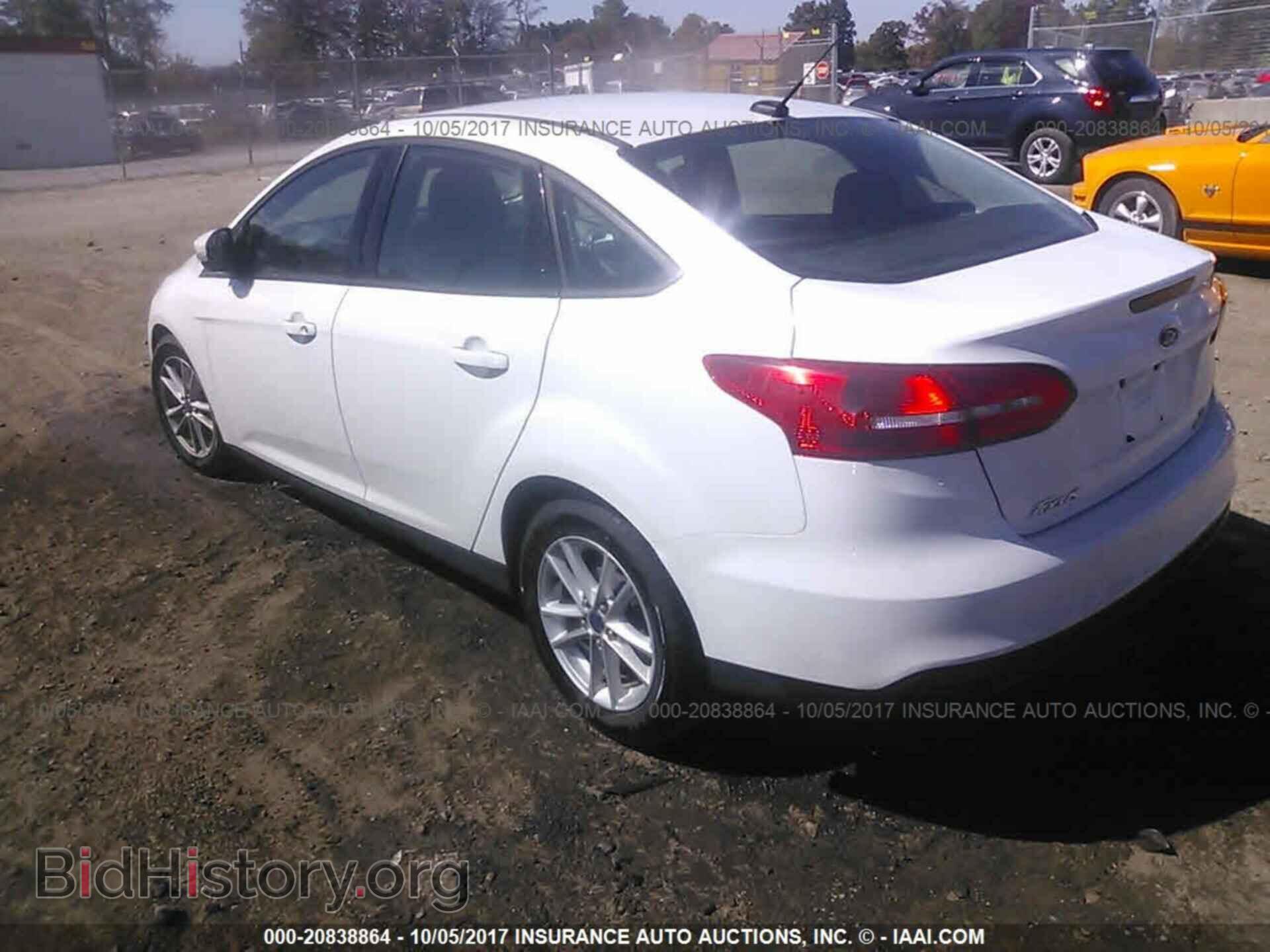2015 Ford Focus - VIN: 1FADP3F24FL295382 - Фото 3