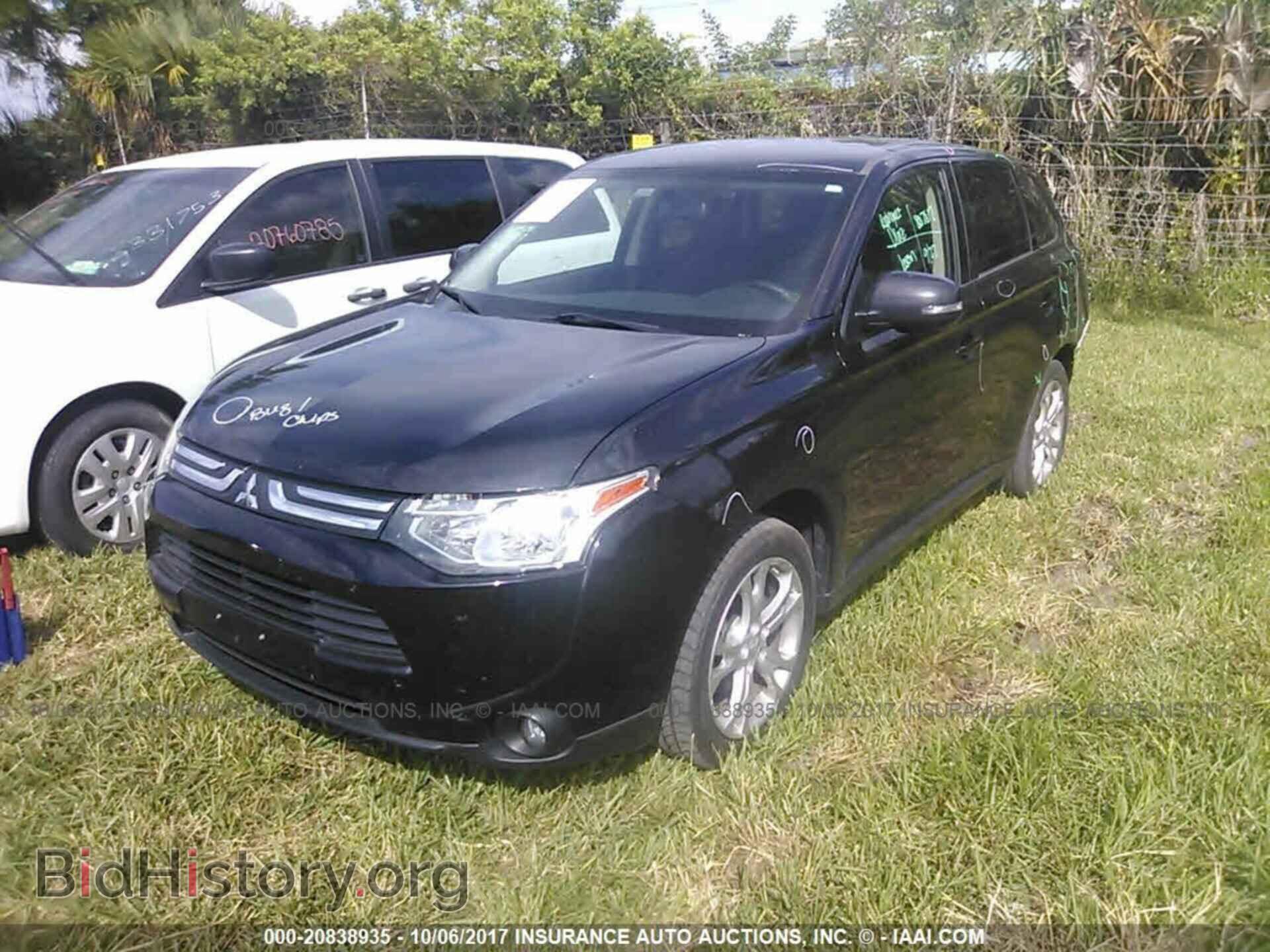 2014 Mitsubishi Outlander - VIN: JA4AD3A33EZ004897 - Фото 2