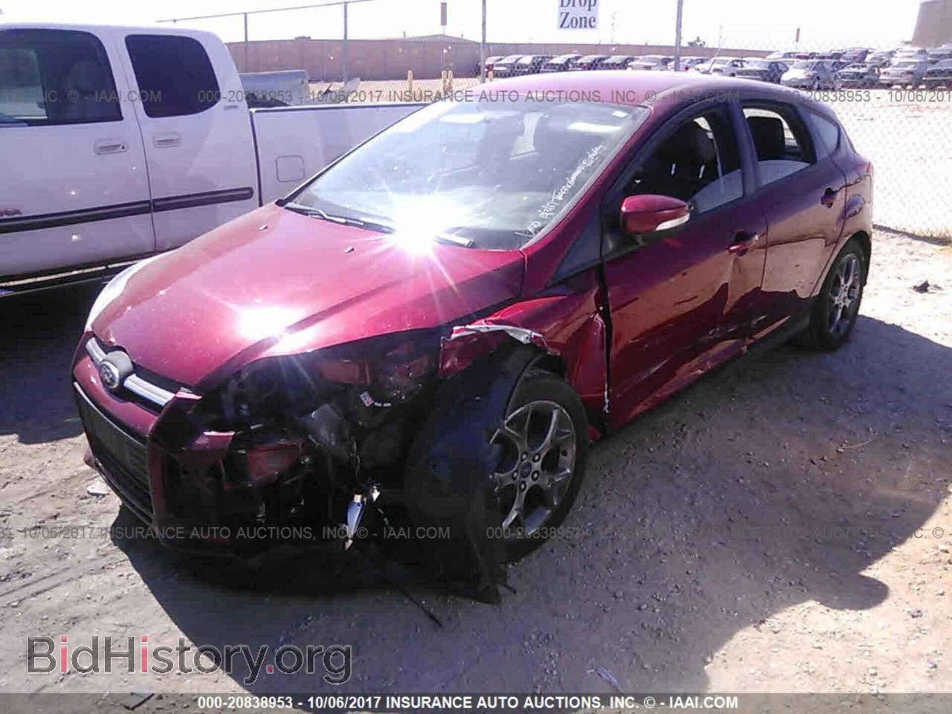 2014 Ford Focus - VIN: 1FADP3K20EL337566 - Photo 2