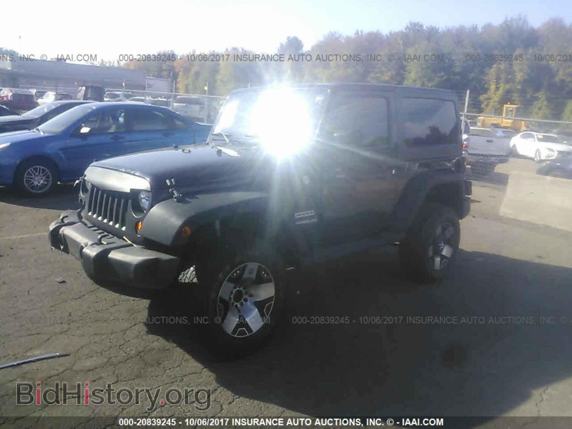 2011 Jeep Wrangler - VIN: 1J4AA2D1XBL552617 - Фото 2