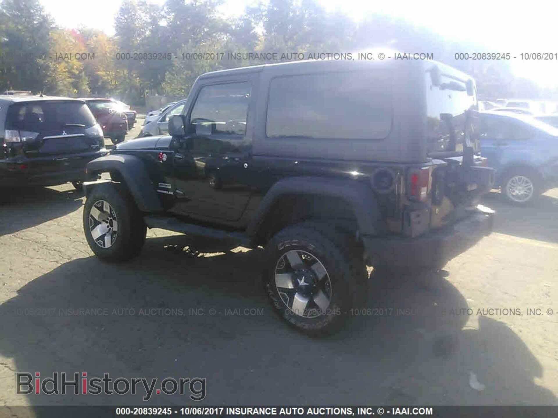 2011 Jeep Wrangler - VIN: 1J4AA2D1XBL552617 - Фото 3