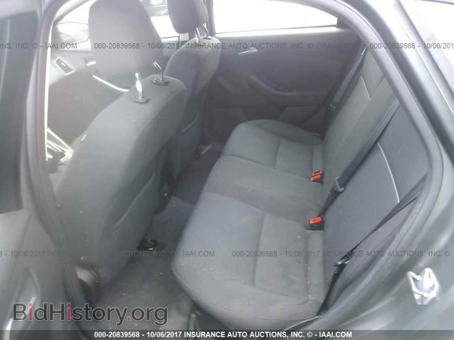 2012 Ford Focus - VIN: 1FAHP3M22CL189996 - Photo 8