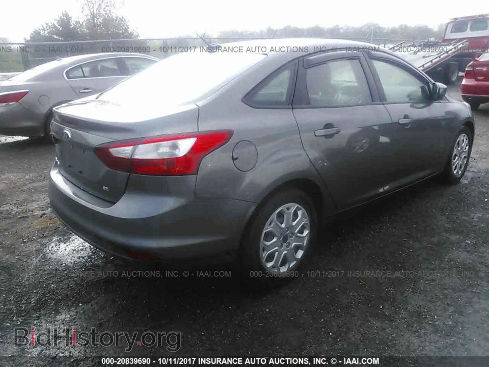 2012 Ford Focus - VIN: 1FAHP3F24CL217228 - Photo 4