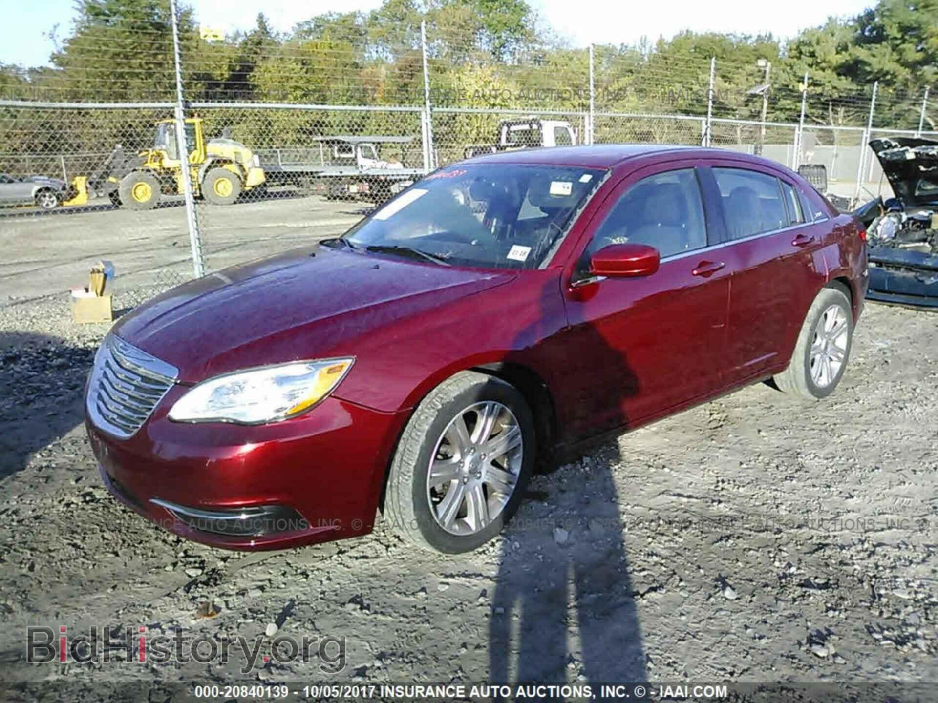 2013 Chrysler 200 - VIN: 1C3CCBBB0DN736027 - Фото 2