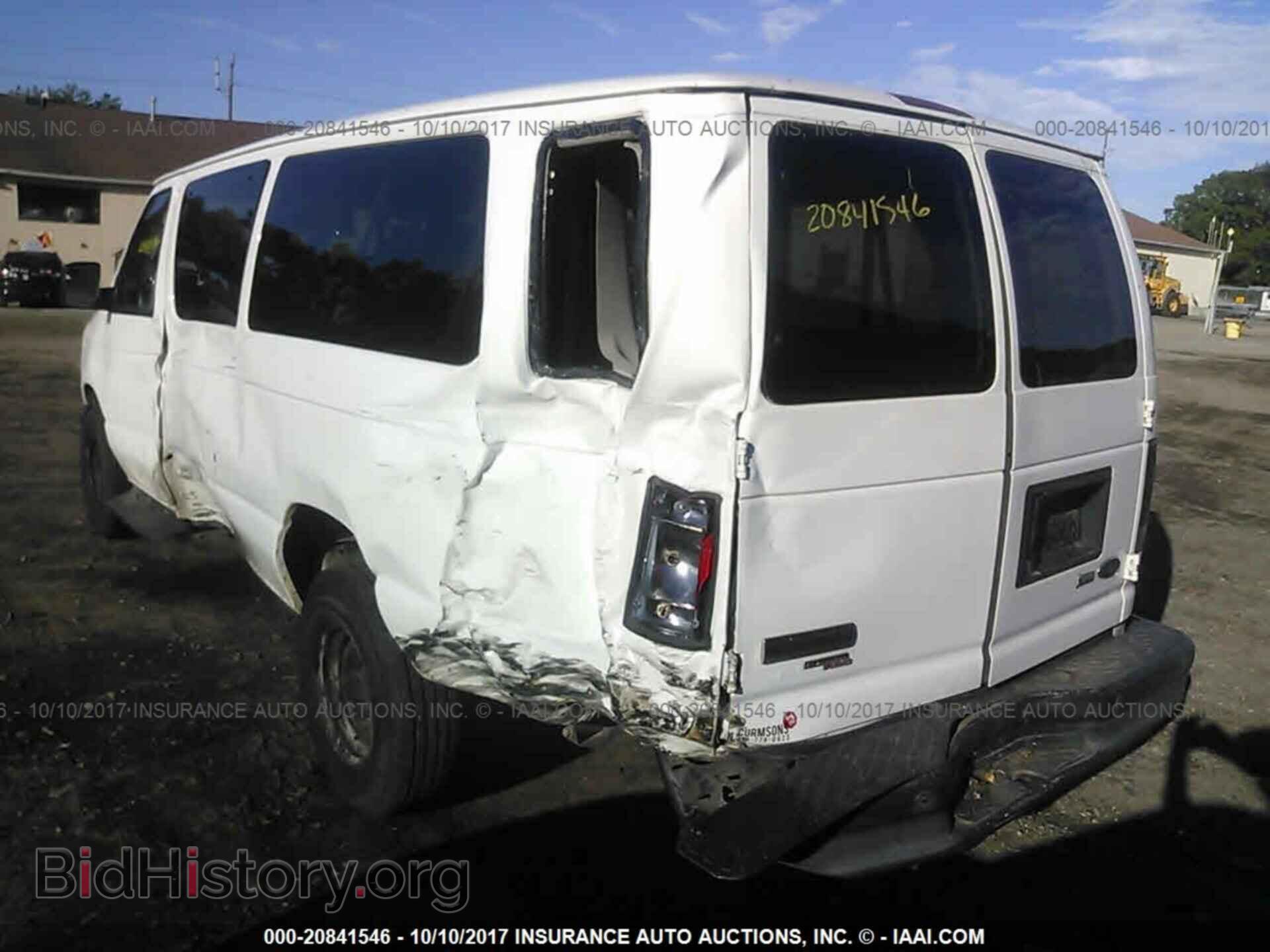 2011 Ford Econoline - VIN: 1FBSS3BL9BDA20212 - Photo 3