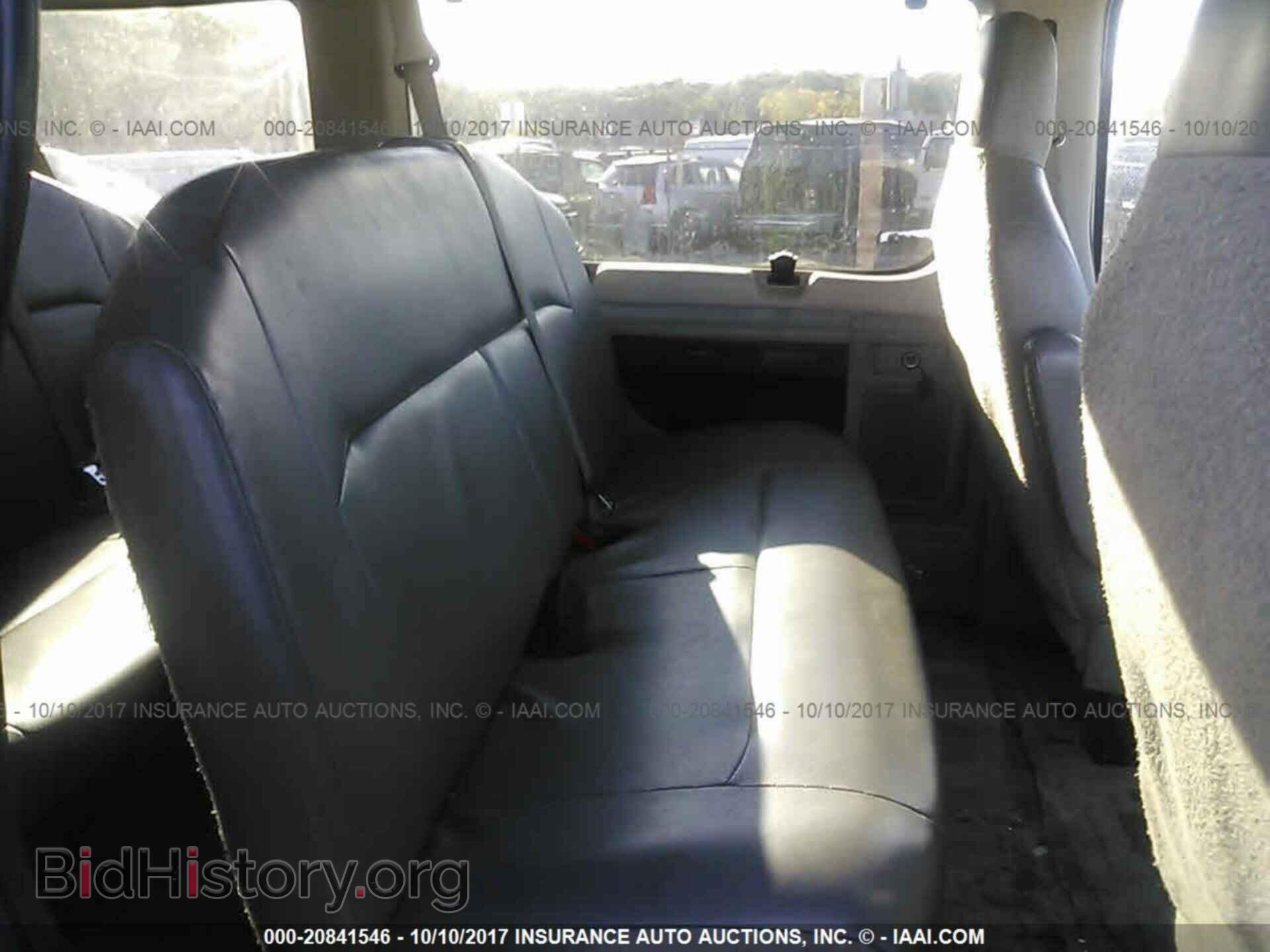 2011 Ford Econoline - VIN: 1FBSS3BL9BDA20212 - Photo 8