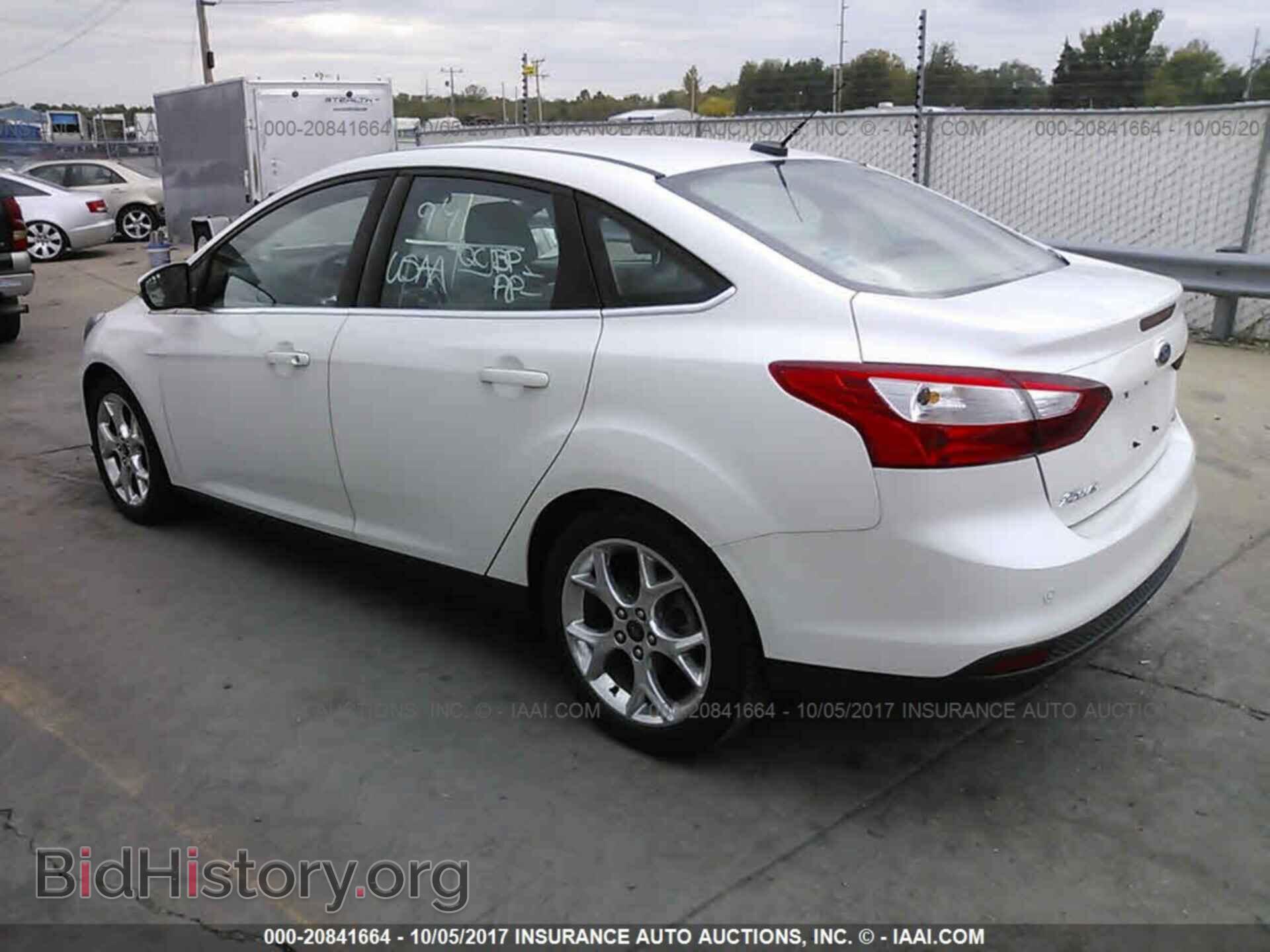2012 Ford Focus - VIN: 1FAHP3H22CL347473 - Photo 3