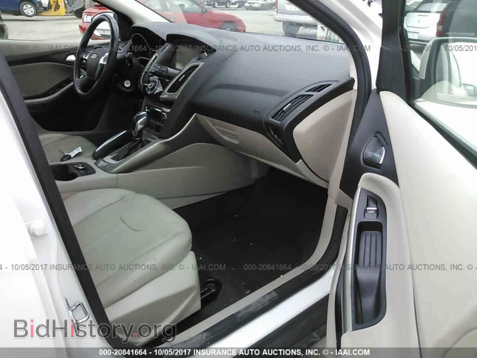 2012 Ford Focus - VIN: 1FAHP3H22CL347473 - Photo 5