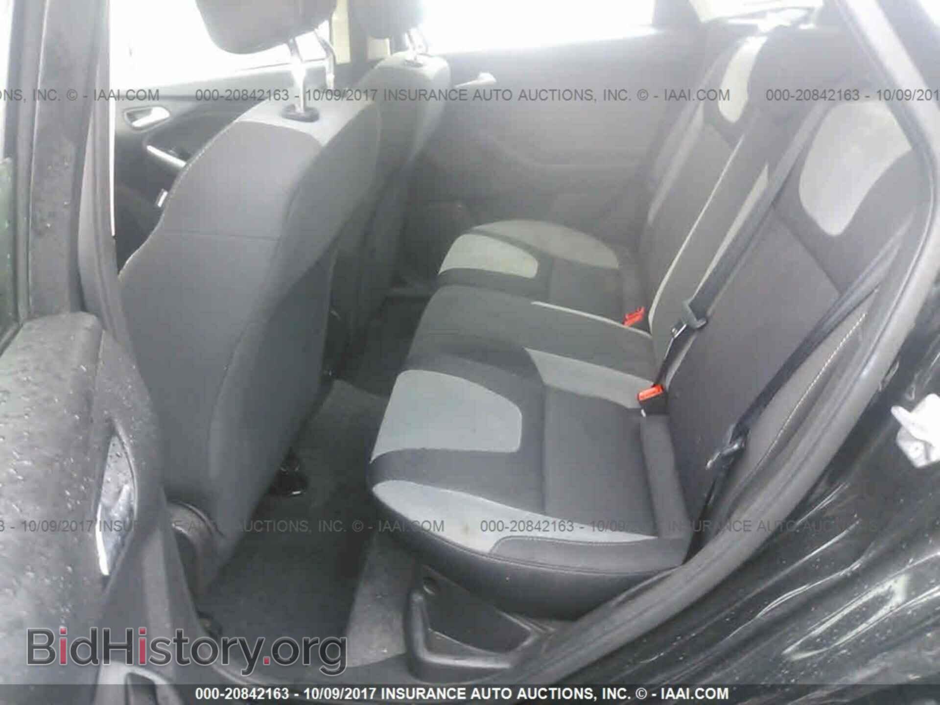 2012 Ford Focus - VIN: 1FAHP3K28CL125786 - Photo 8