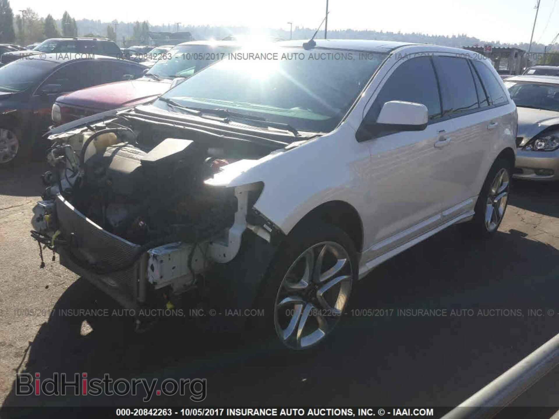 2011 Ford Edge - VIN: 2FMDK4AK2BBA43349 - Photo 2