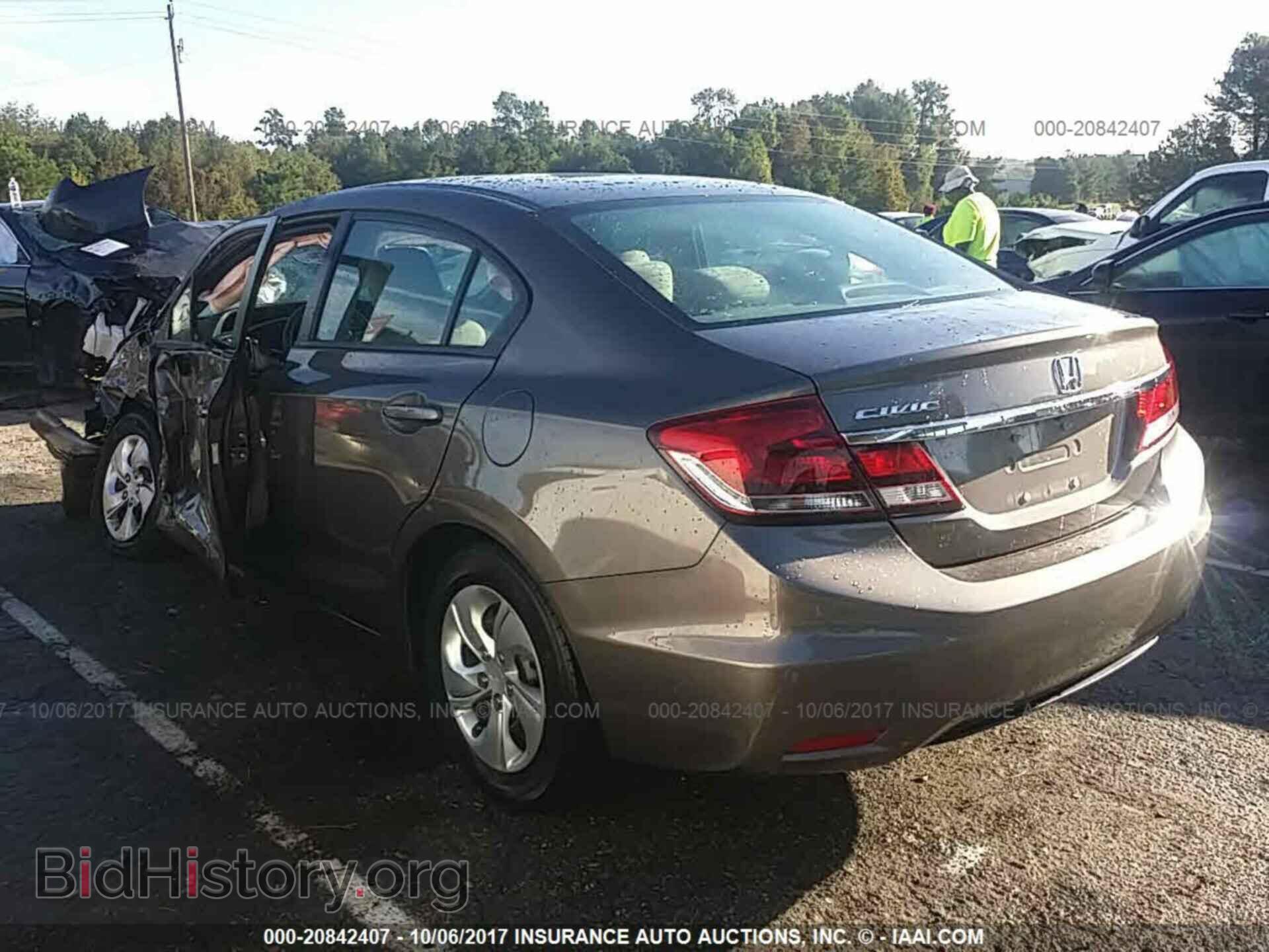 2013 Honda Civic - VIN: 2HGFB2F54DH588829 - Photo 3