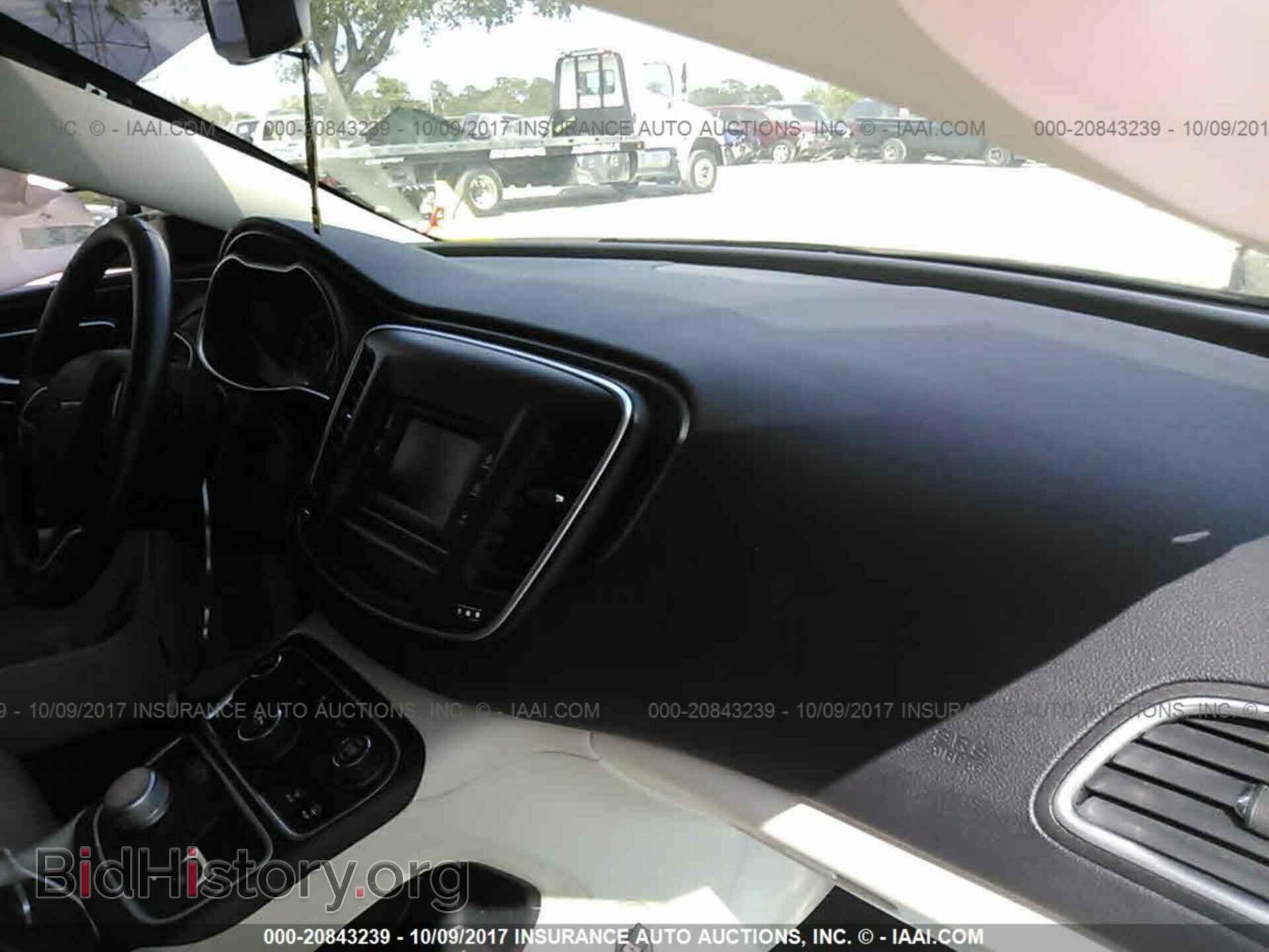 2015 Chrysler 200 - VIN: 1C3CCCAB1FN680108 - Photo 5