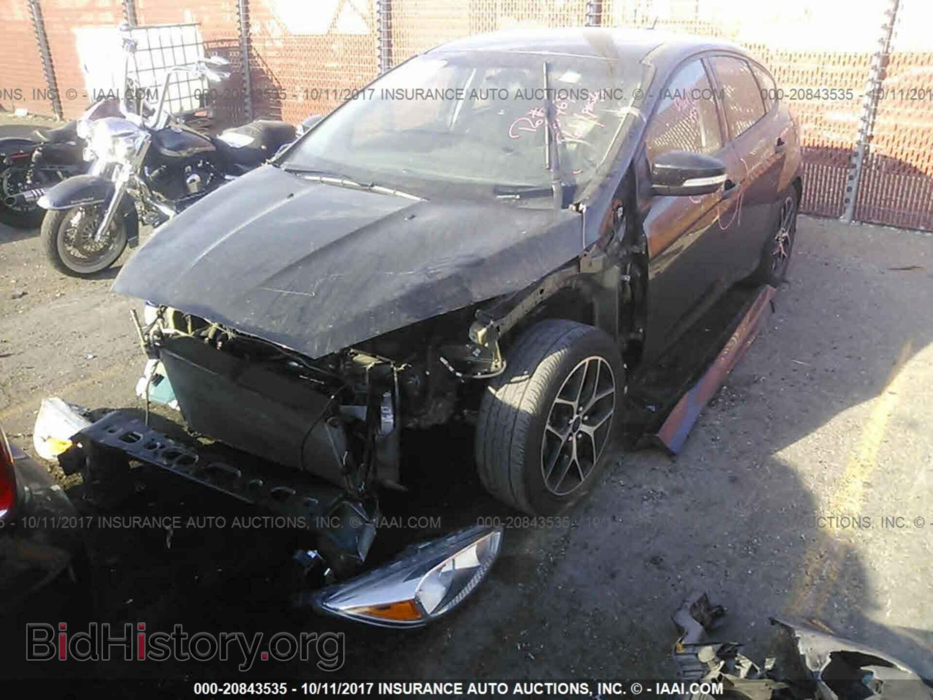 2015 Ford Focus - VIN: 1FADP3K29FL369479 - Фото 2