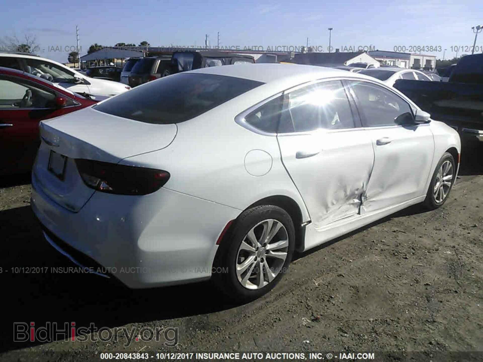 2015 Chrysler 200 - VIN: 1C3CCCAB1FN684661 - Photo 4