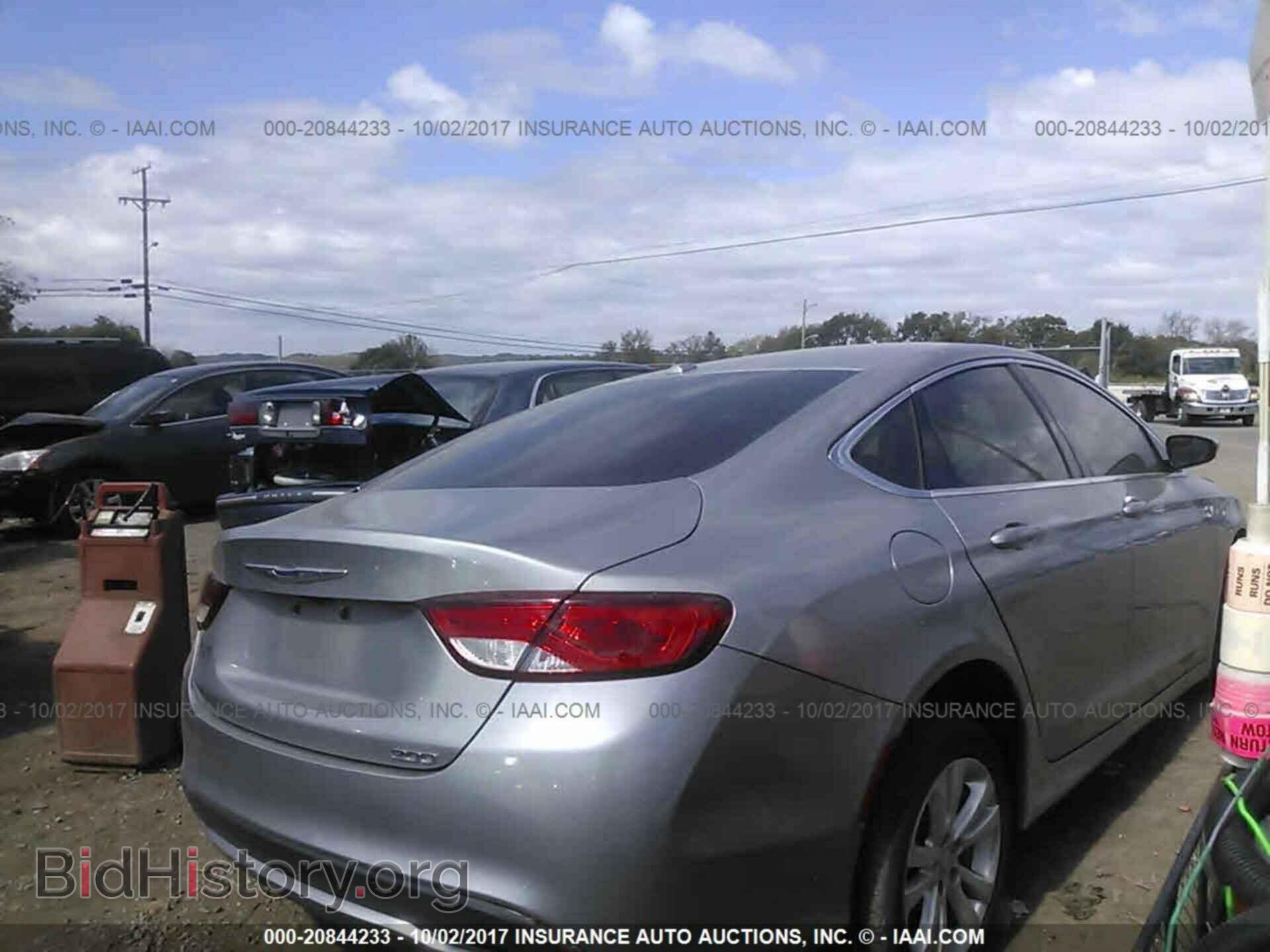 2016 Chrysler 200 - VIN: 1C3CCCAB1GN116766 - Photo 4