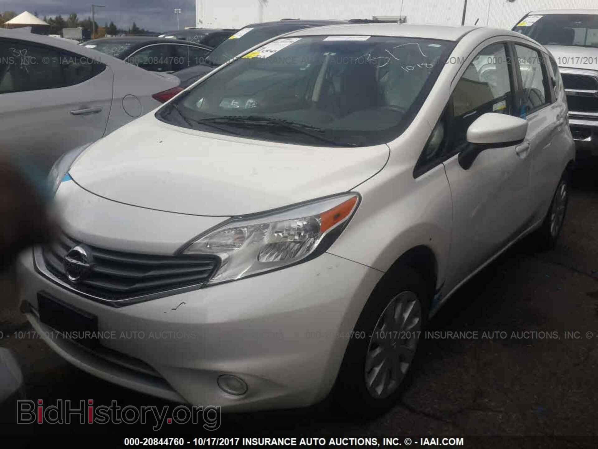 2015 Nissan Versa note - VIN: 3N1CE2CP1FL393010 - Фото 2
