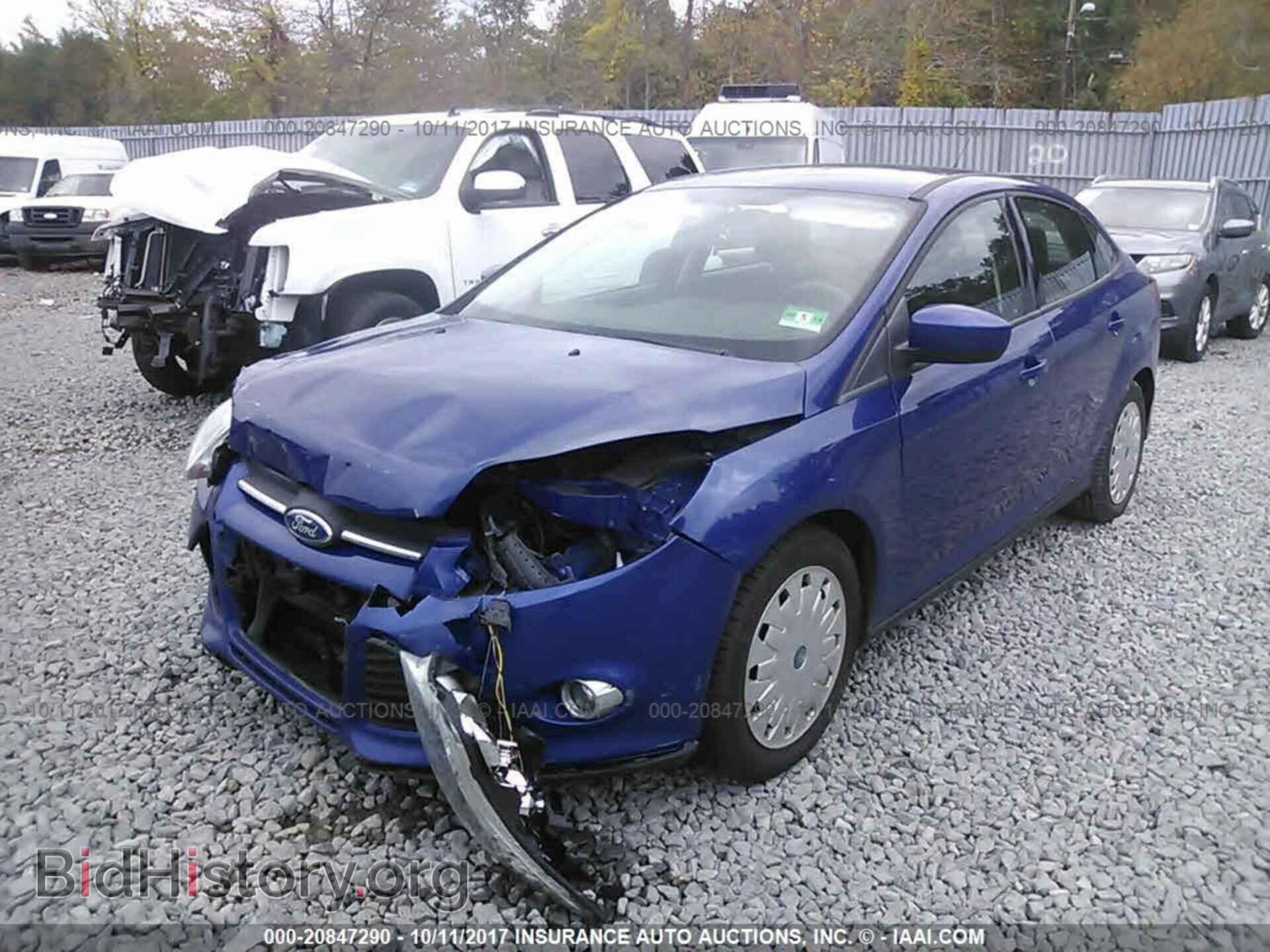 2012 Ford Focus - VIN: 1FAHP3F2XCL214978 - Photo 2