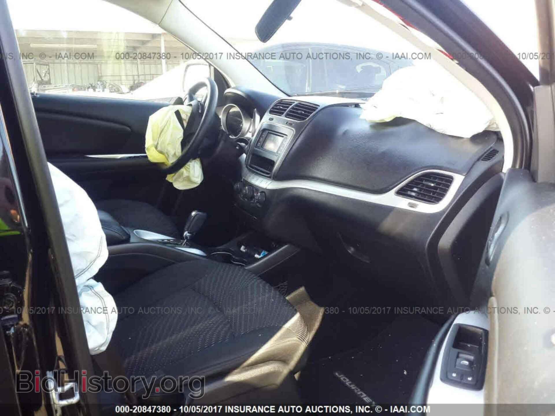 2015 Dodge Journey - VIN: 3C4PDCBG1FT673504 - Photo 5