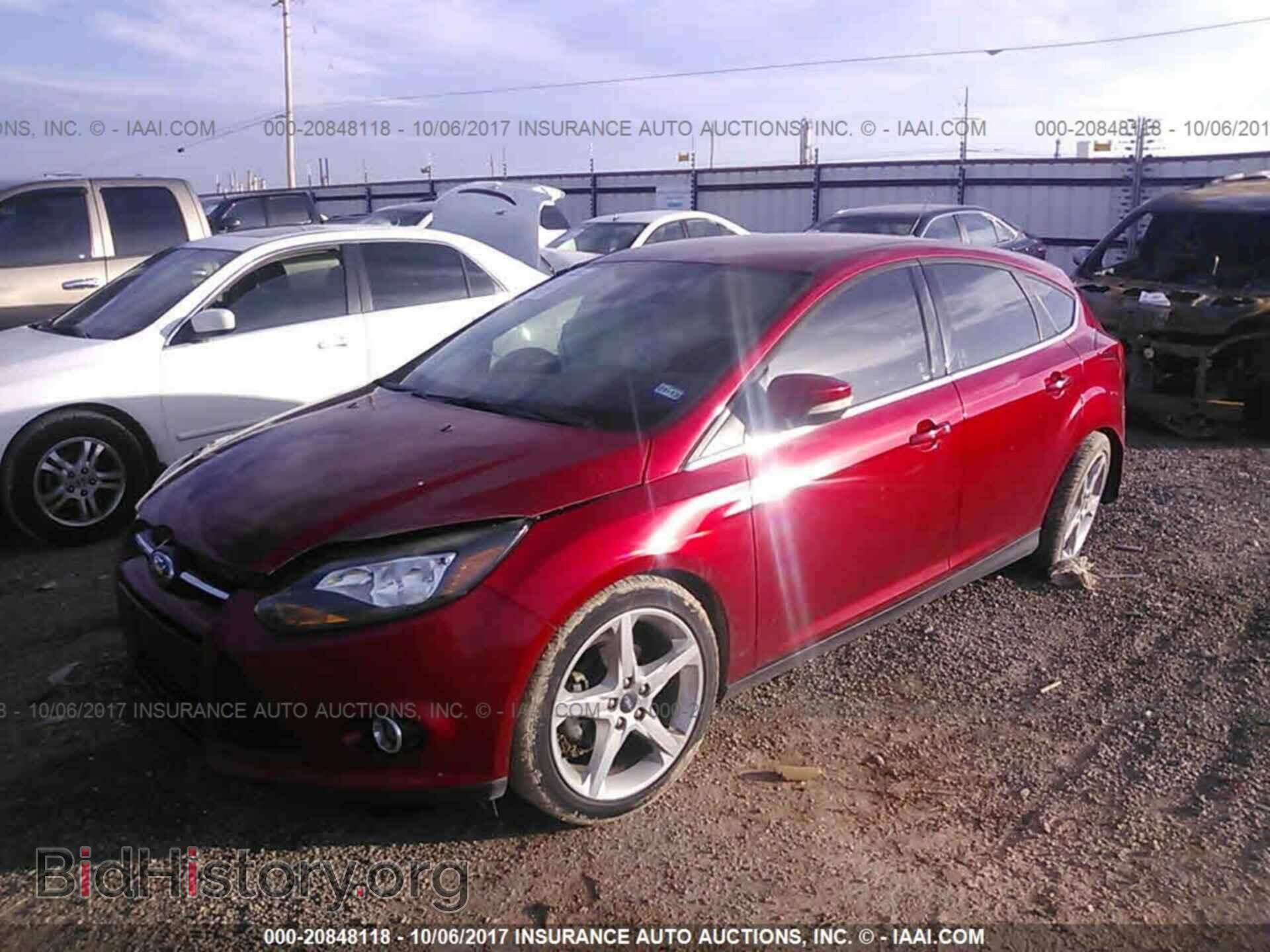 2012 Ford Focus - VIN: 1FAHP3N21CL385975 - Photo 2