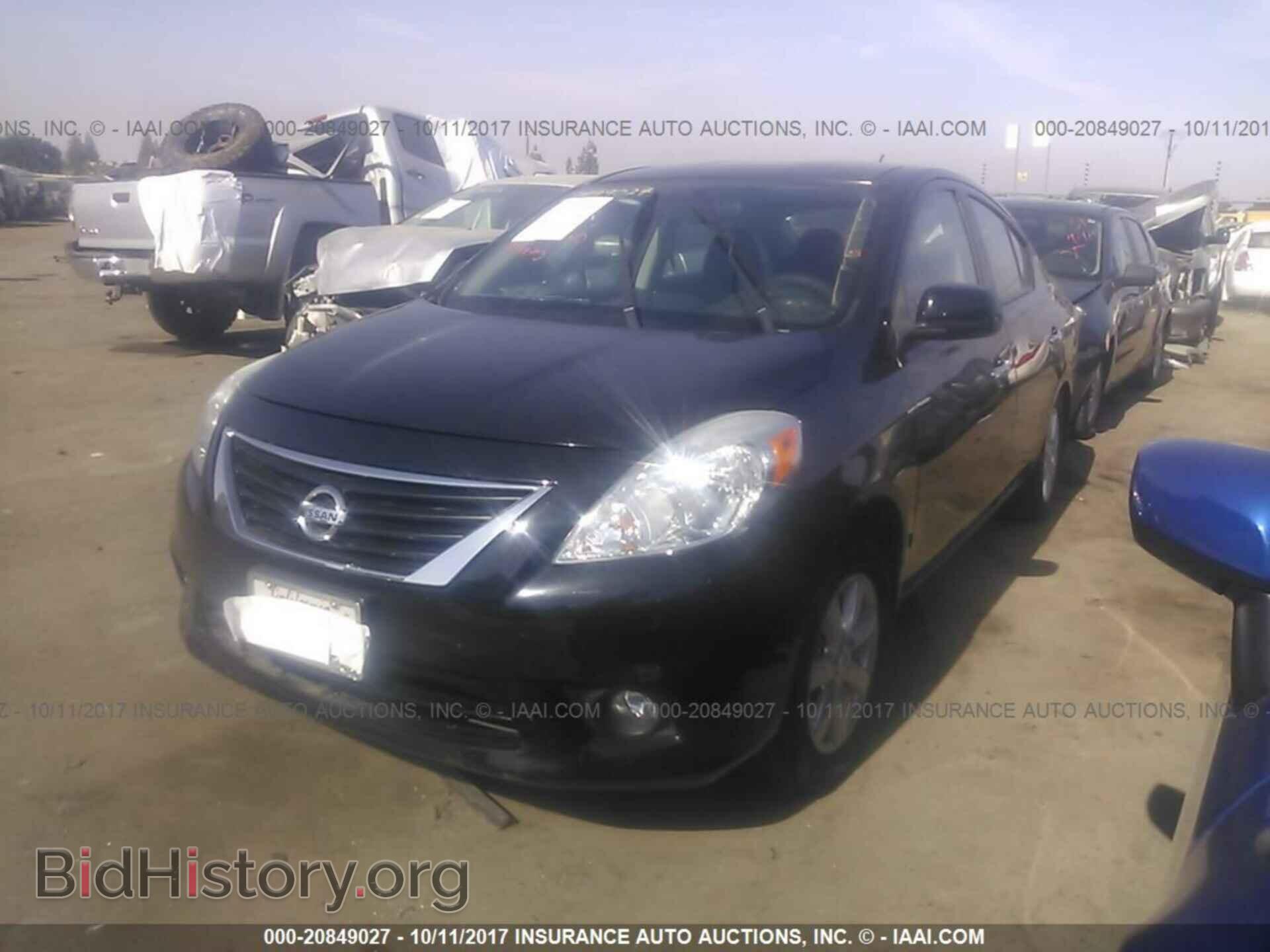 2013 Nissan Versa - VIN: 3N1CN7AP1DL882729 - Фото 2