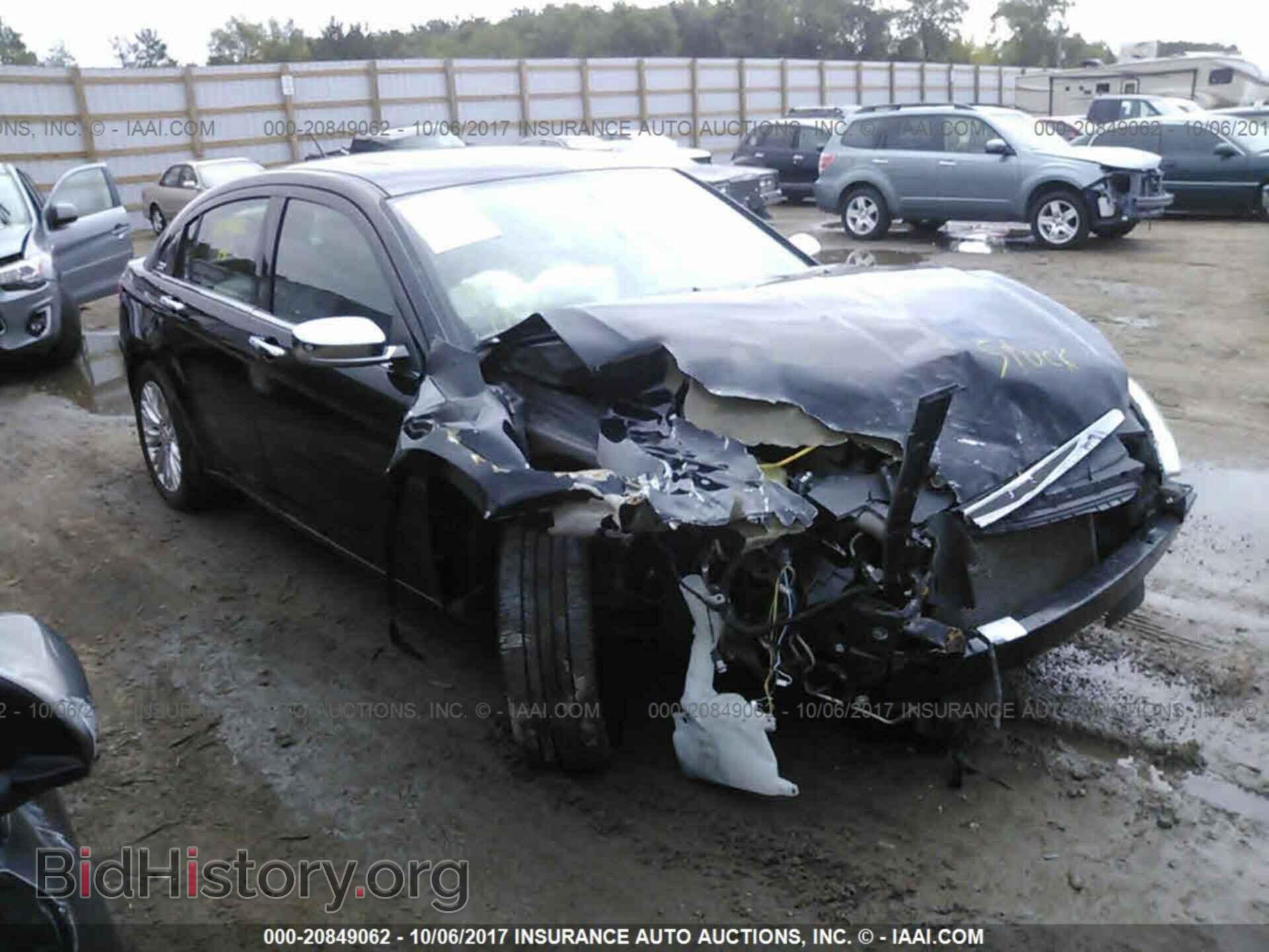 Photo 1C3BC2FG6BN577450 - Chrysler 200 2011