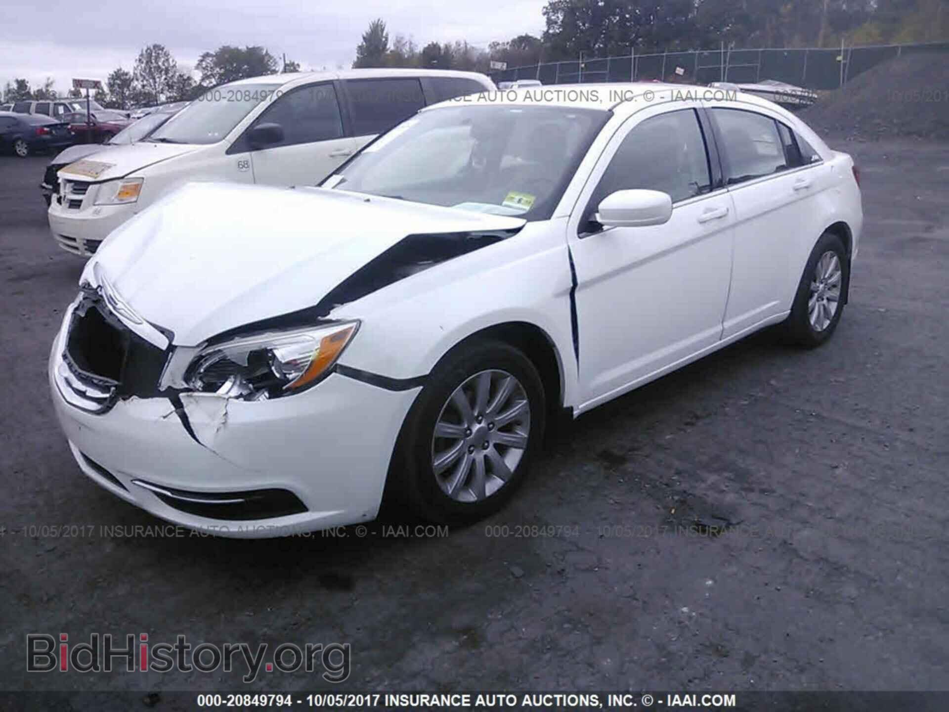 2011 Chrysler 200 - VIN: 1C3BC1FB6BN566012 - Фото 2