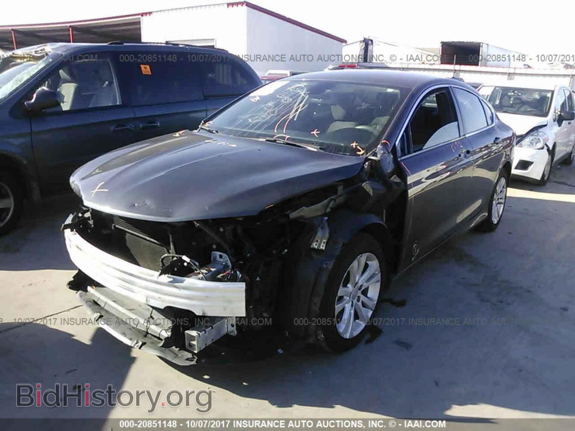 2016 Chrysler 200 - VIN: 1C3CCCAB7GN109692 - Фото 2
