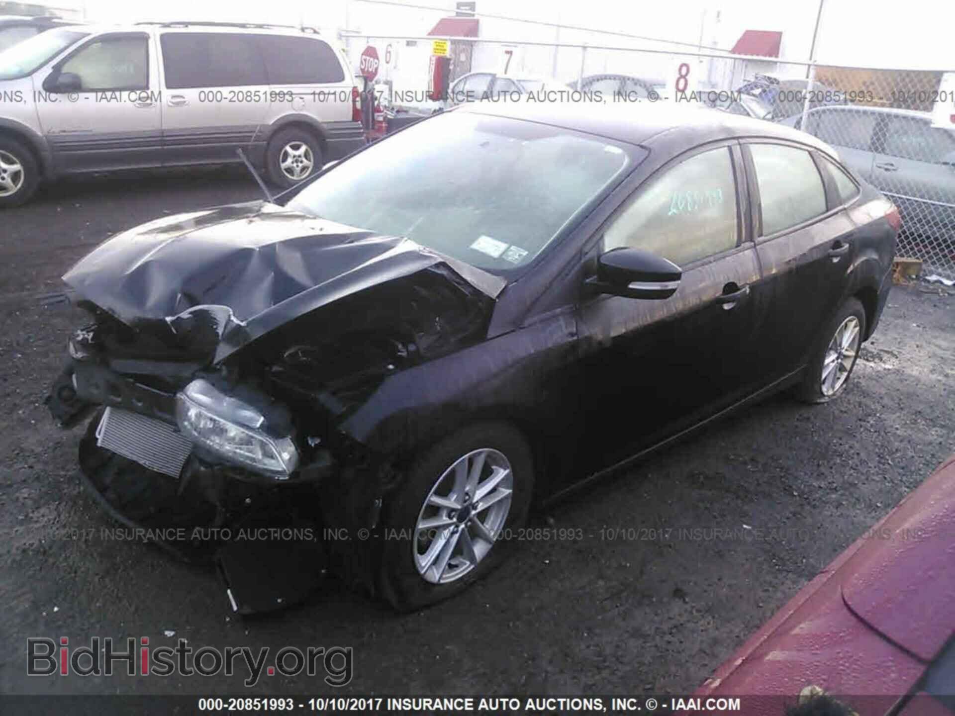 2016 Ford Focus - VIN: 1FADP3F21GL243435 - Photo 2