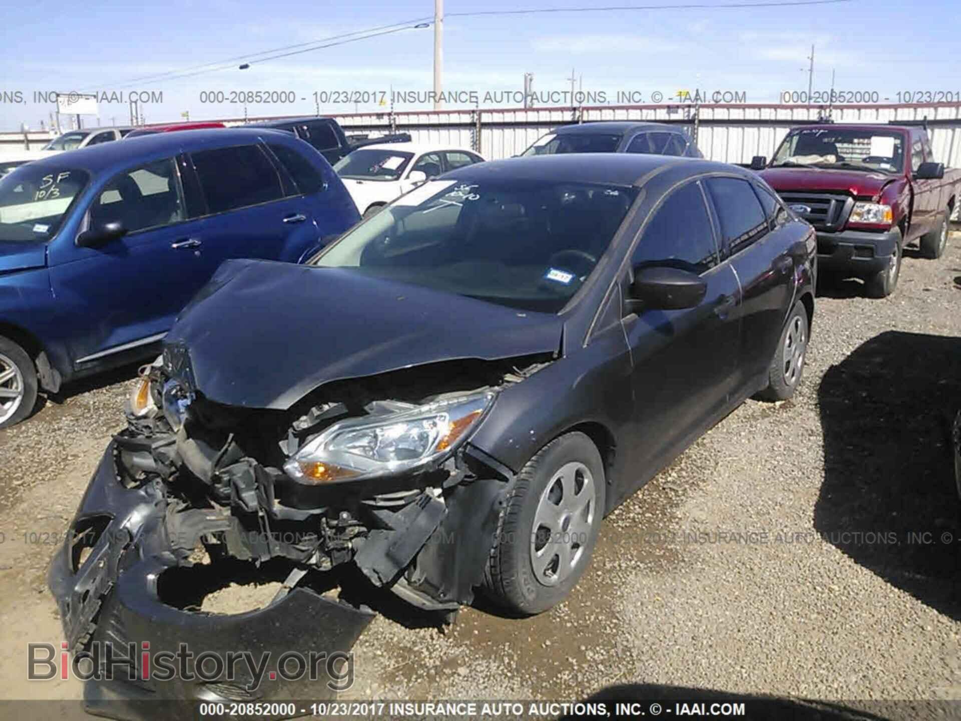 2014 Ford Focus - VIN: 1FADP3E29EL389855 - Photo 2