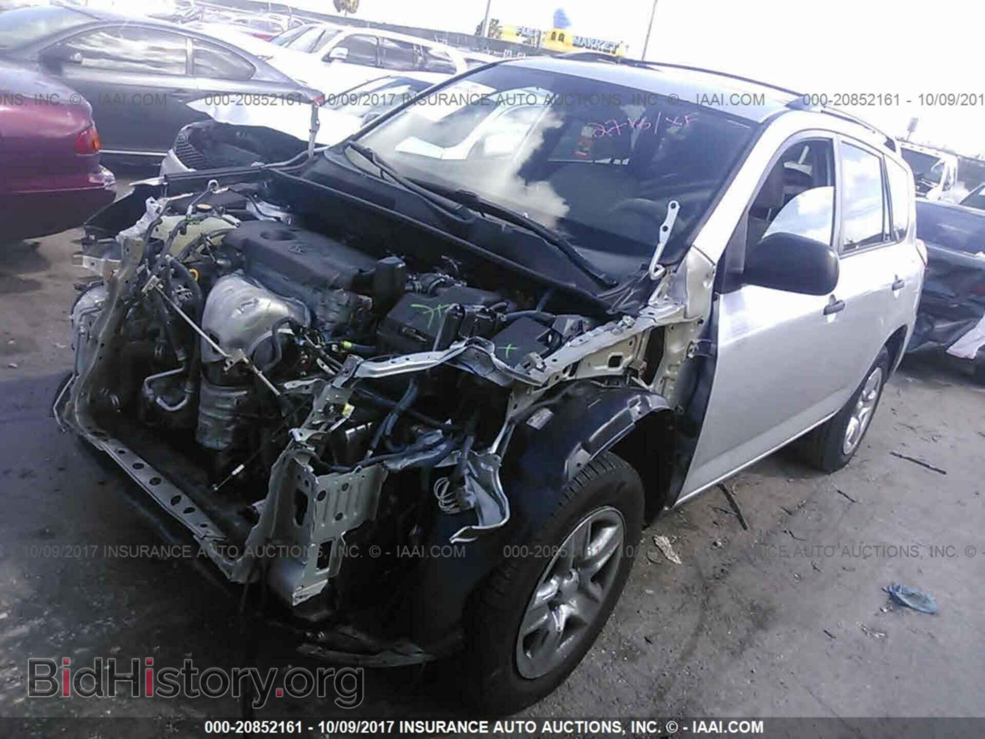 2011 Toyota Rav4 - VIN: 2T3ZF4DV7BW086067 - Photo 2