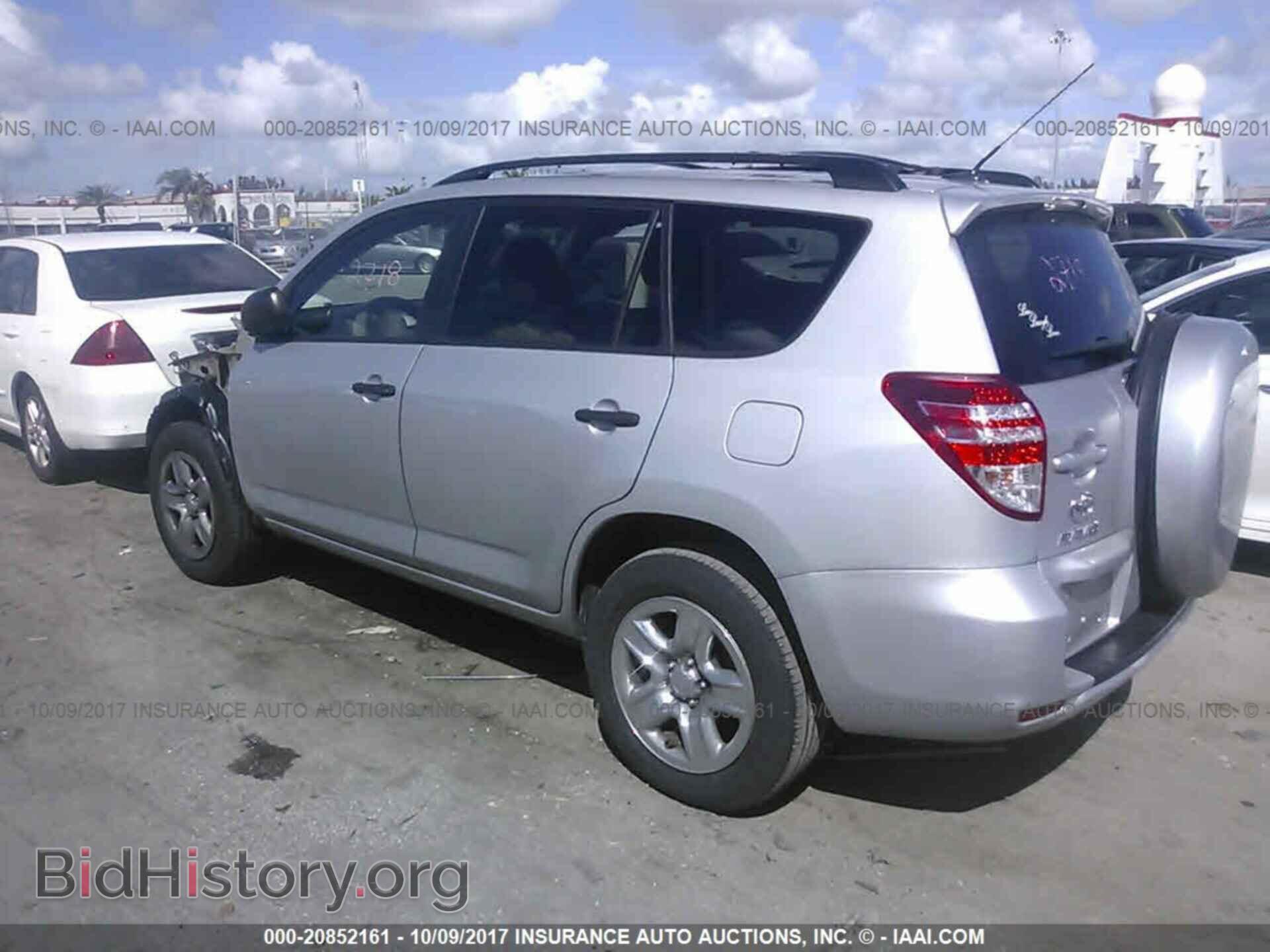 2011 Toyota Rav4 - VIN: 2T3ZF4DV7BW086067 - Photo 3
