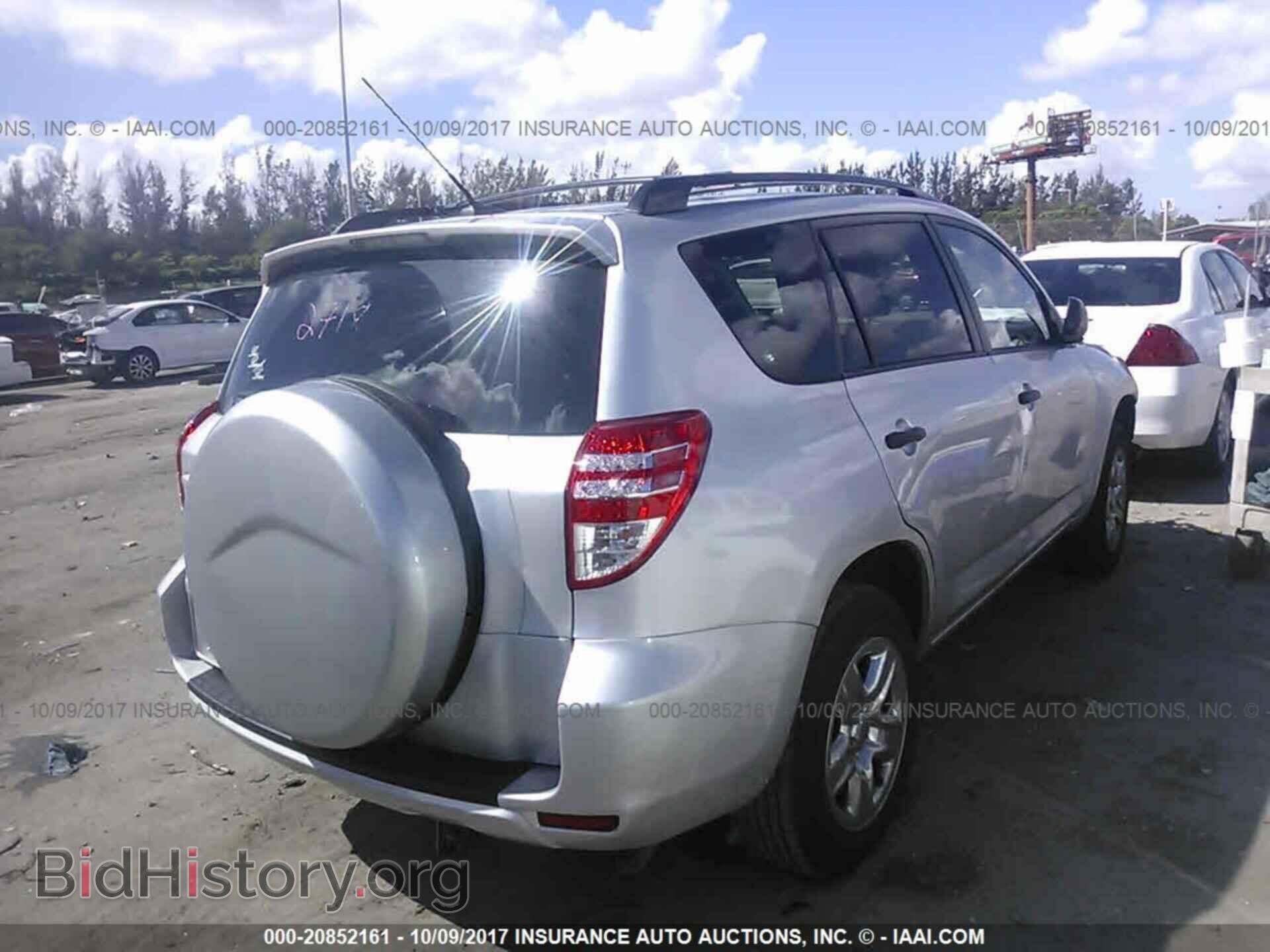 2011 Toyota Rav4 - VIN: 2T3ZF4DV7BW086067 - Photo 4