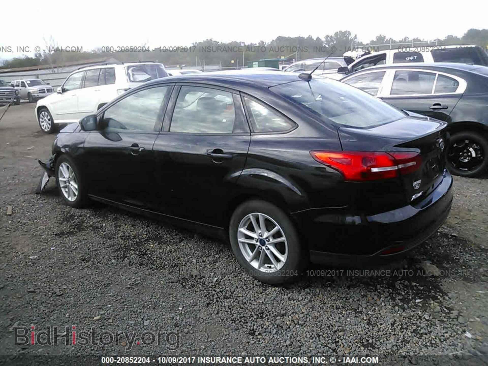 2015 Ford Focus - VIN: 1FADP3F21FL311540 - Photo 3