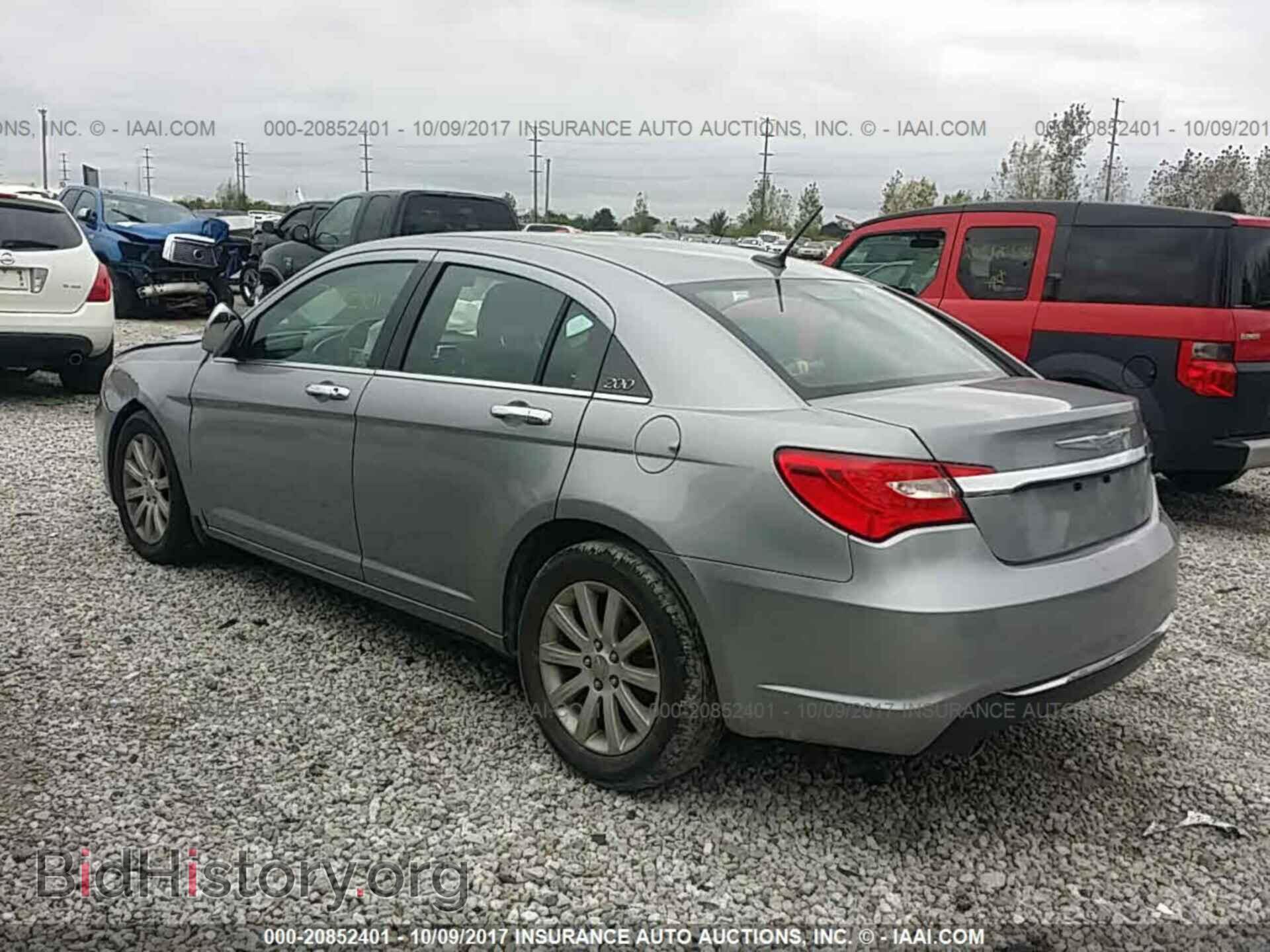 2013 Chrysler 200 - VIN: 1C3CCBCG2DN724262 - Photo 3