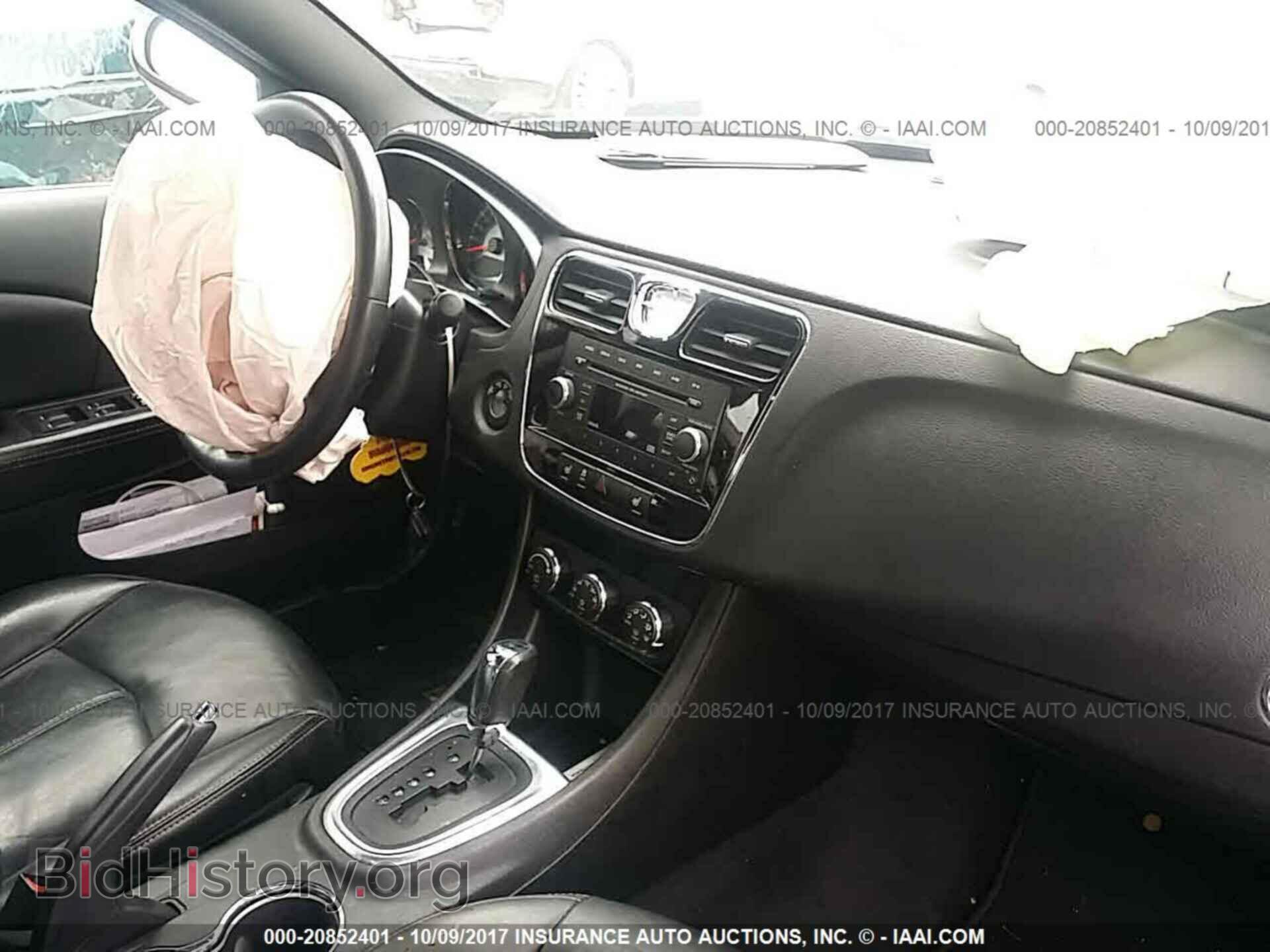 2013 Chrysler 200 - VIN: 1C3CCBCG2DN724262 - Photo 5
