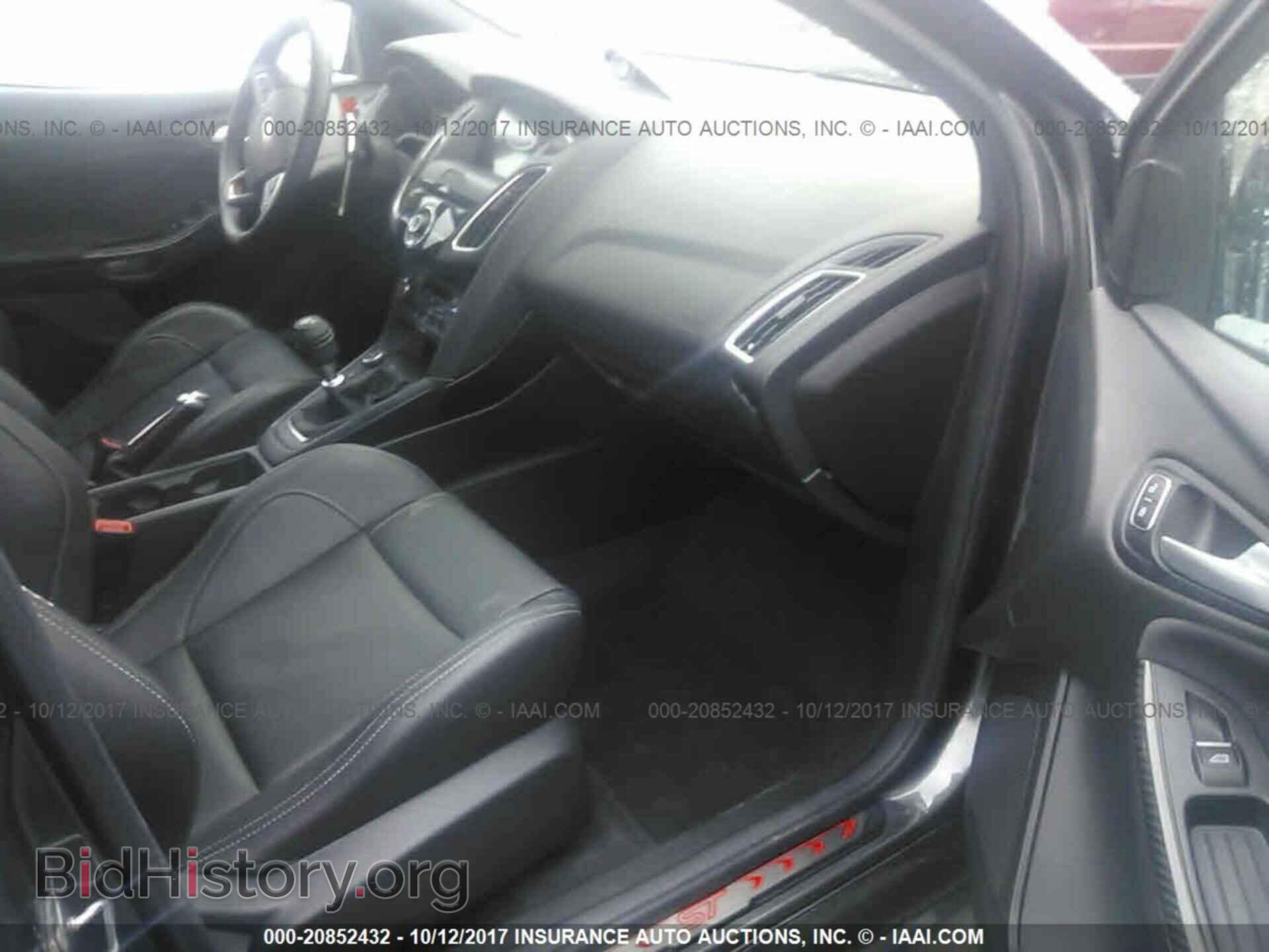 2016 Ford Focus - VIN: 1FADP3L93GL242448 - Photo 5