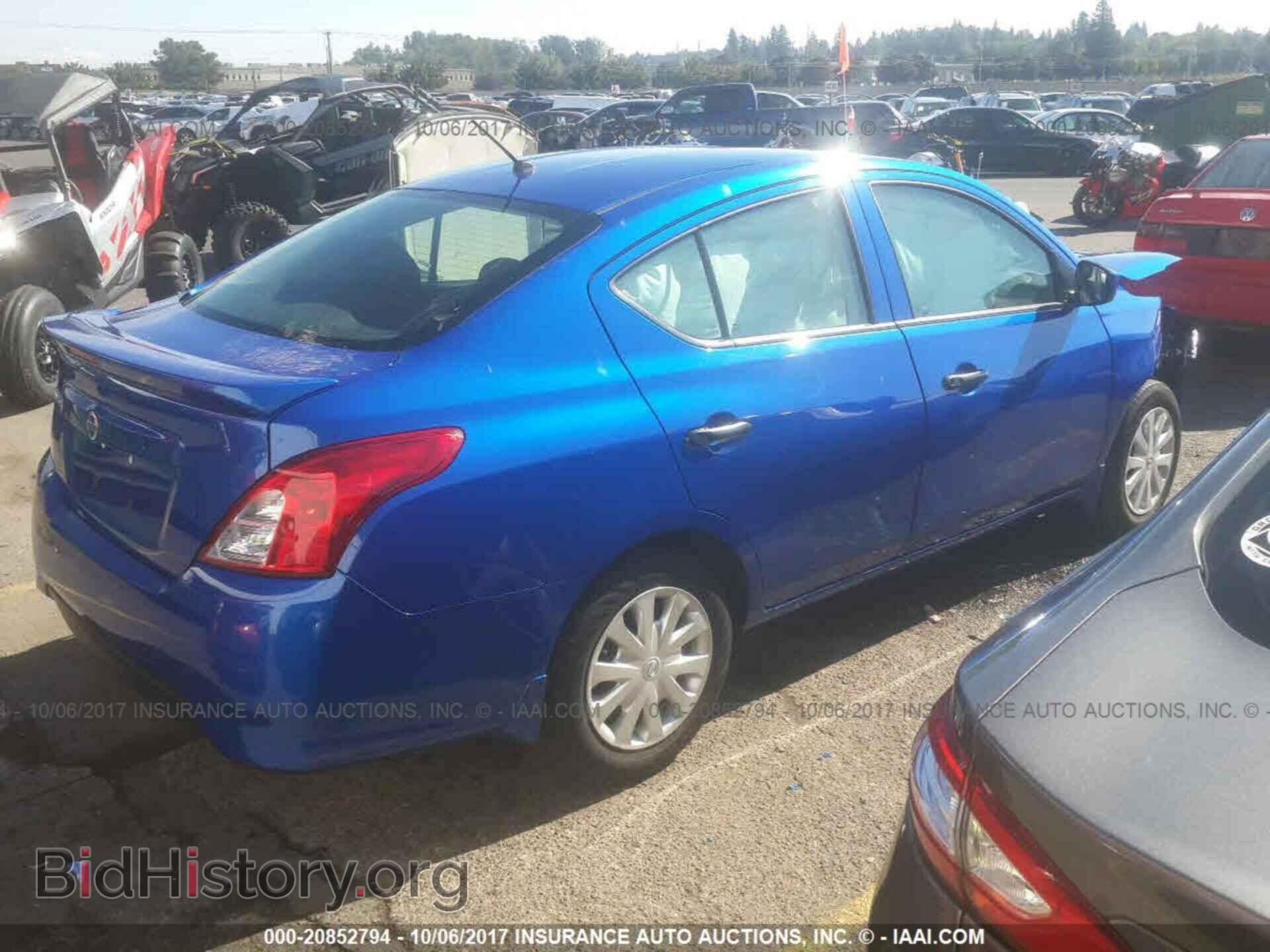 2017 Nissan Versa - VIN: 3N1CN7AP1HL820303 - Фото 4