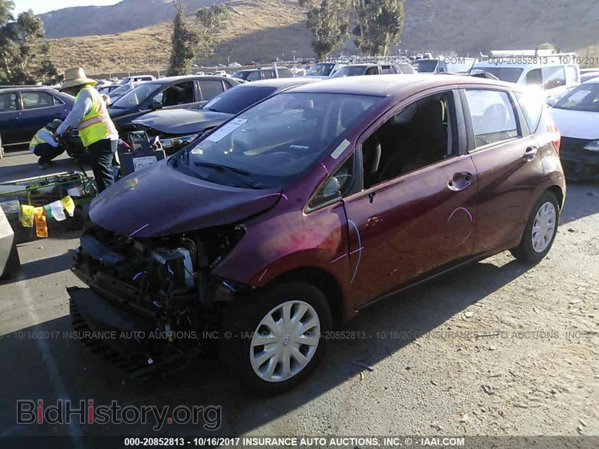 2016 Nissan Versa note - VIN: 3N1CE2CP6GL357329 - Фото 2