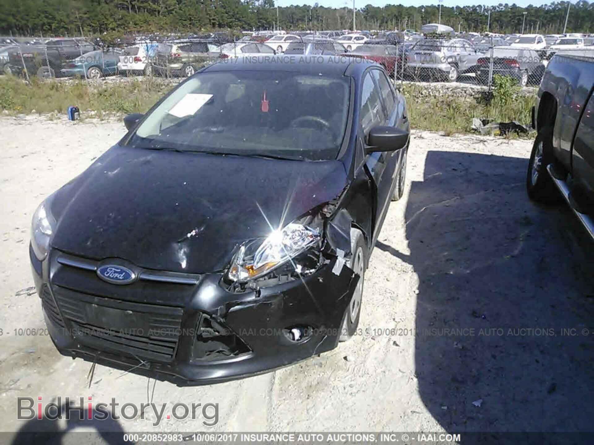 2012 Ford Focus - VIN: 1FAHP3E29CL219669 - Фото 2