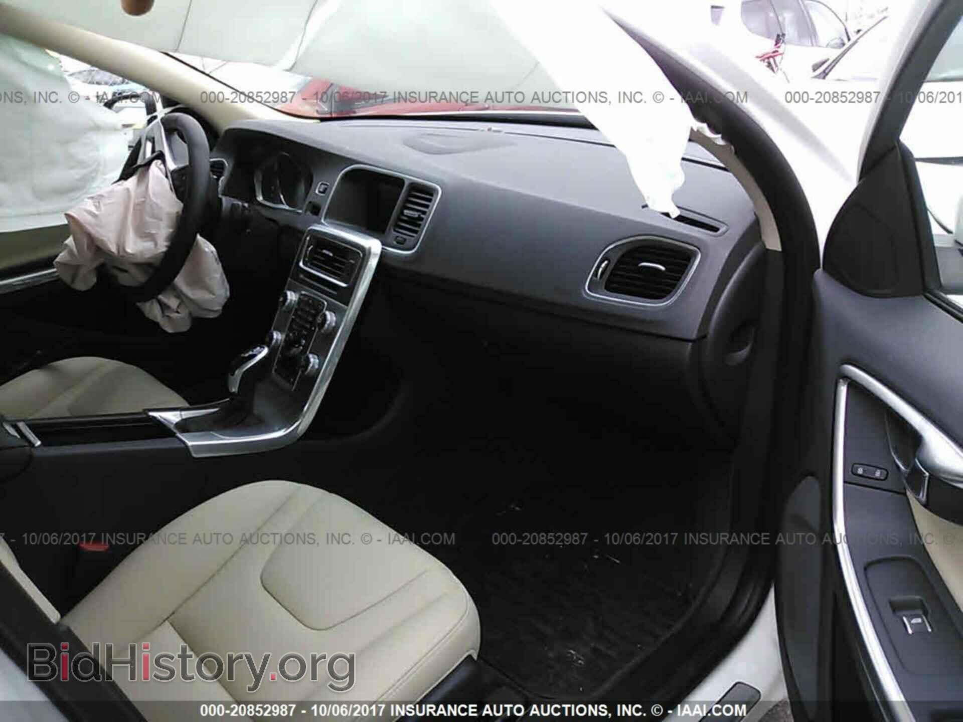 2017 Volvo S60 - VIN: LYV402HK2HB137264 - Фото 5