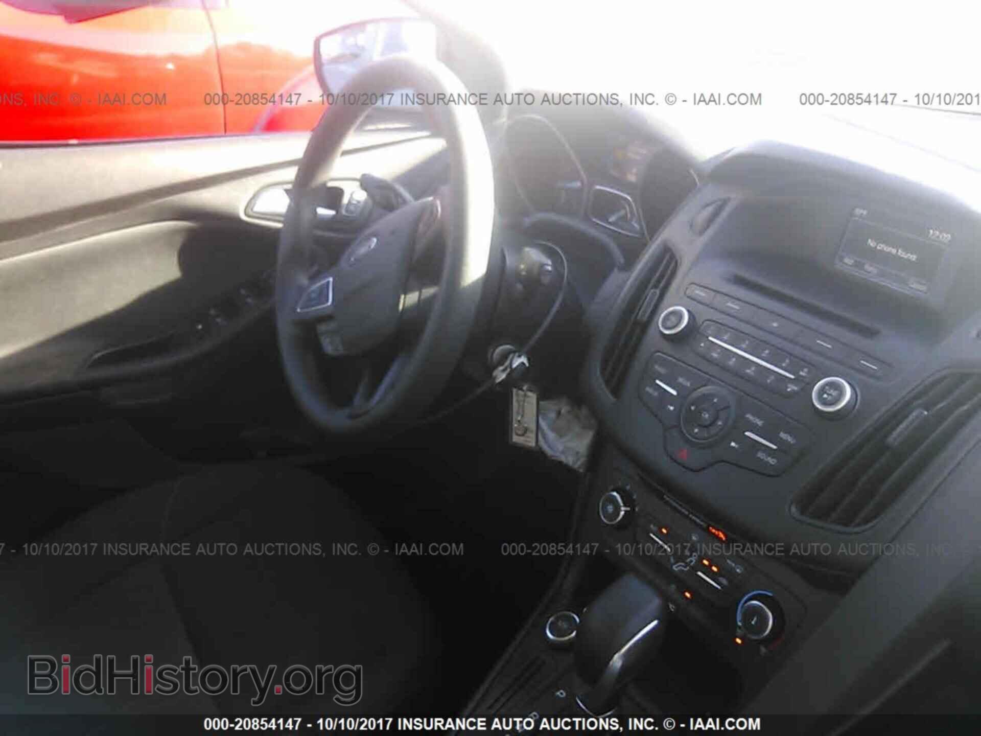 2017 Ford Focus - VIN: 1FADP3K22HL225906 - Photo 5