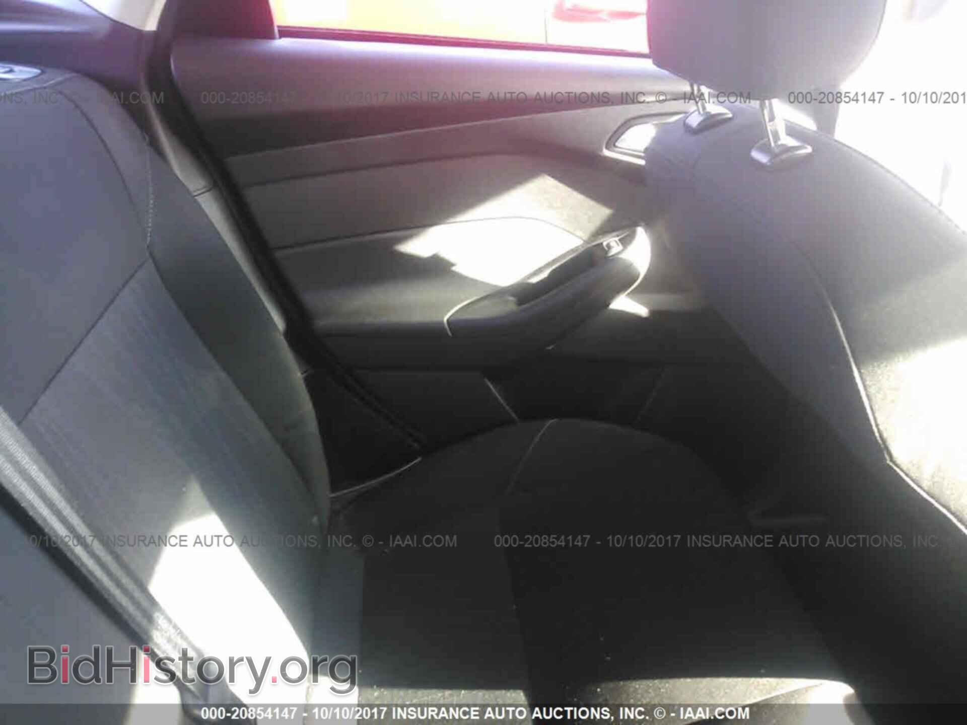 2017 Ford Focus - VIN: 1FADP3K22HL225906 - Photo 8