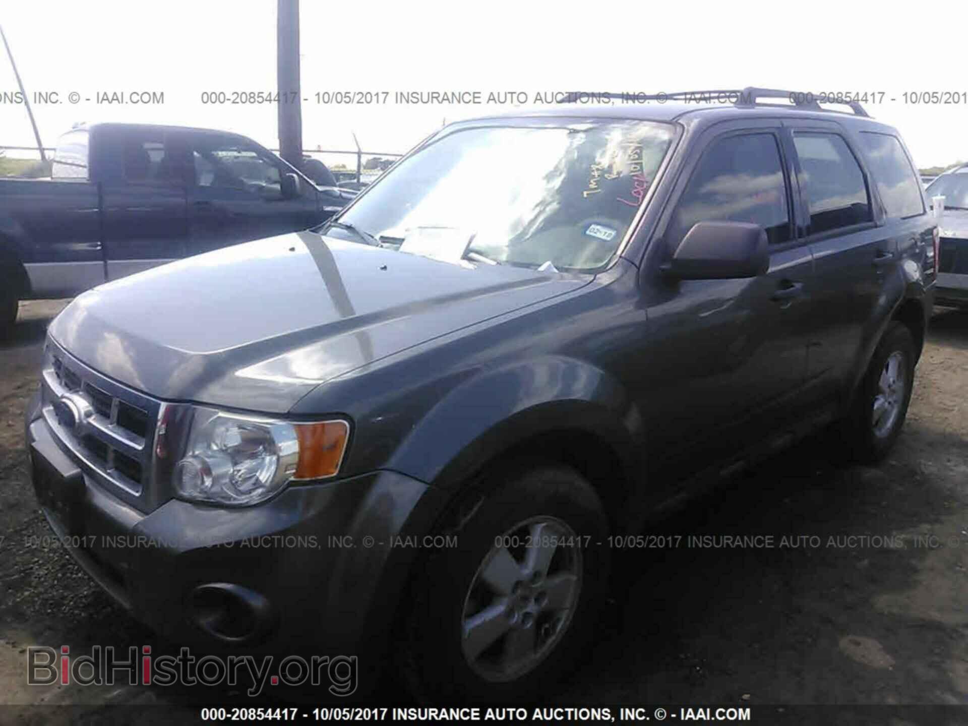 2011 Ford Escape - VIN: 1FMCU0C79BKB23471 - Фото 2