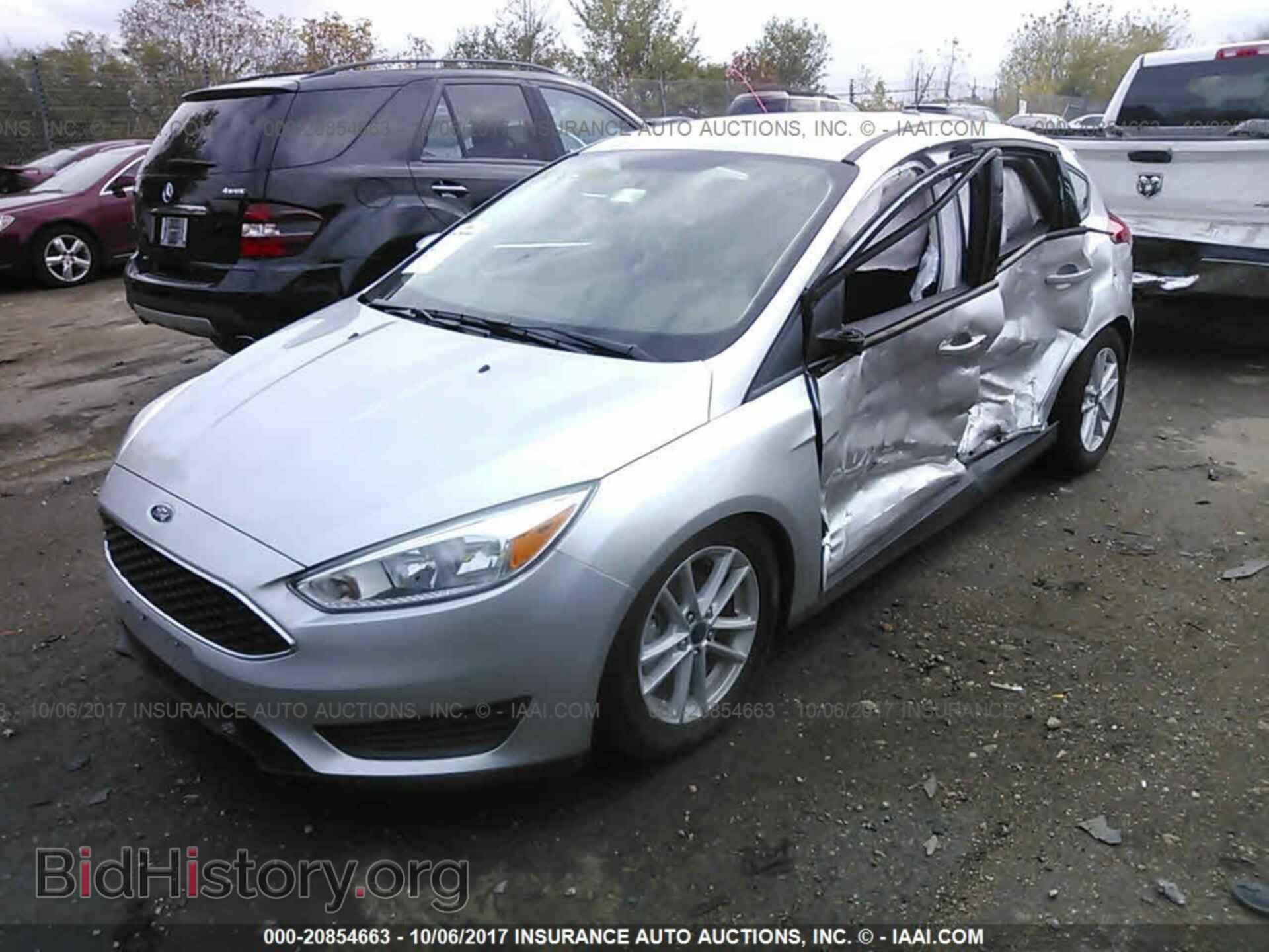 2017 Ford Focus - VIN: 1FADP3K29HL259132 - Photo 2