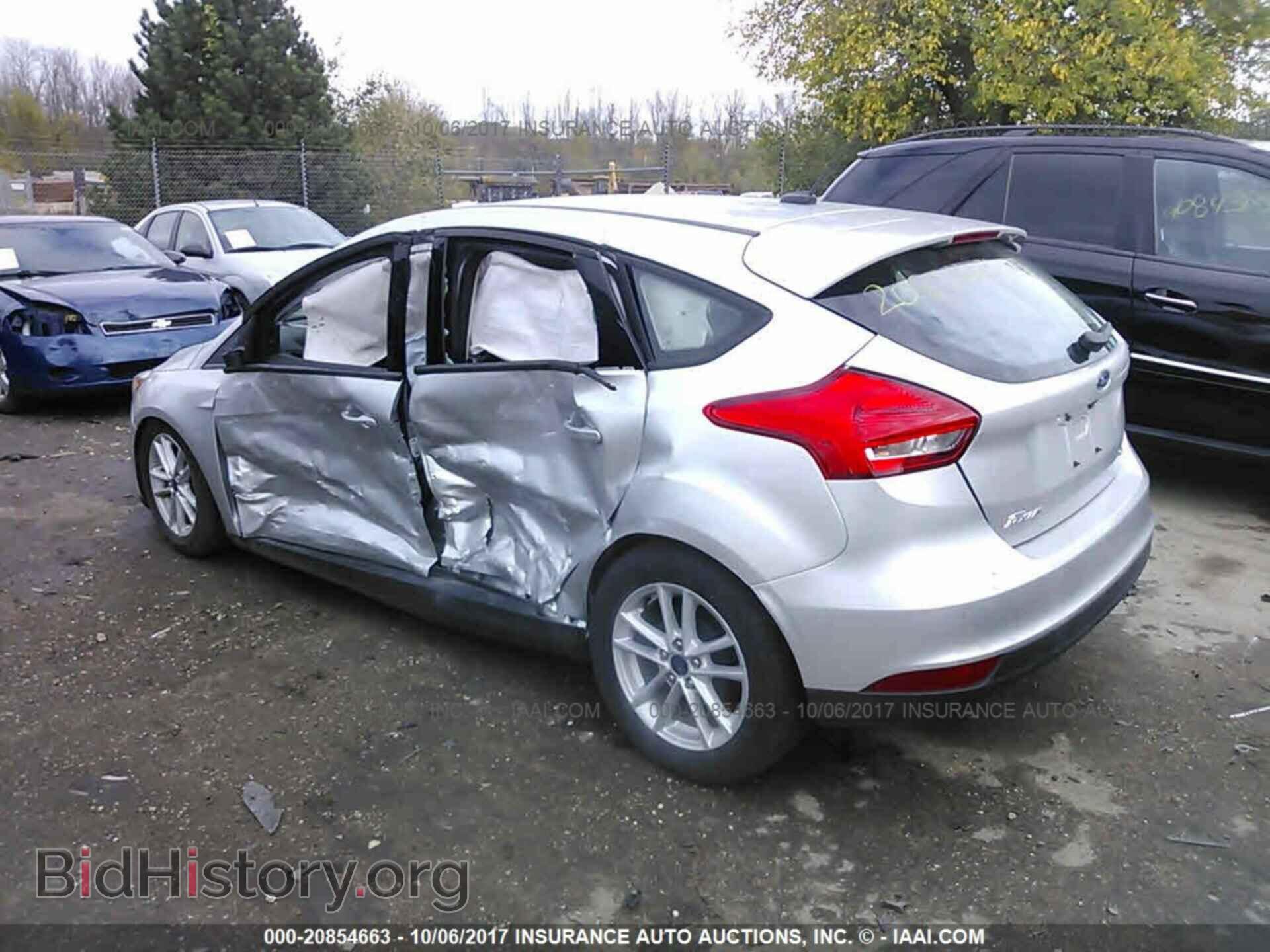 2017 Ford Focus - VIN: 1FADP3K29HL259132 - Photo 3